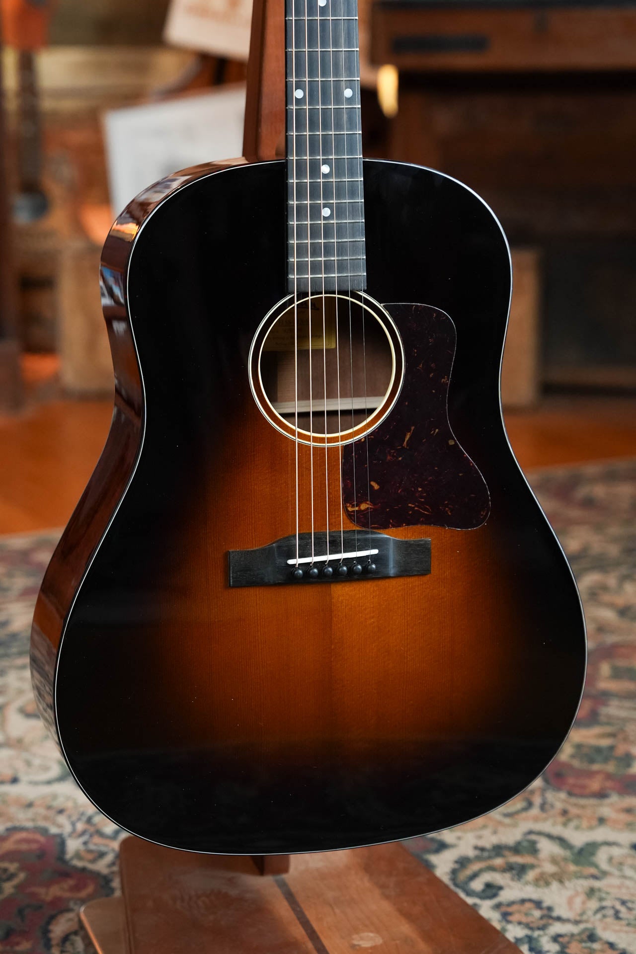 Eastman E1SS-DLX-SB Sitka/Sapele Sunburst Slope Shoulder Dreadnought Guitar w/Fishman Pickup #3740