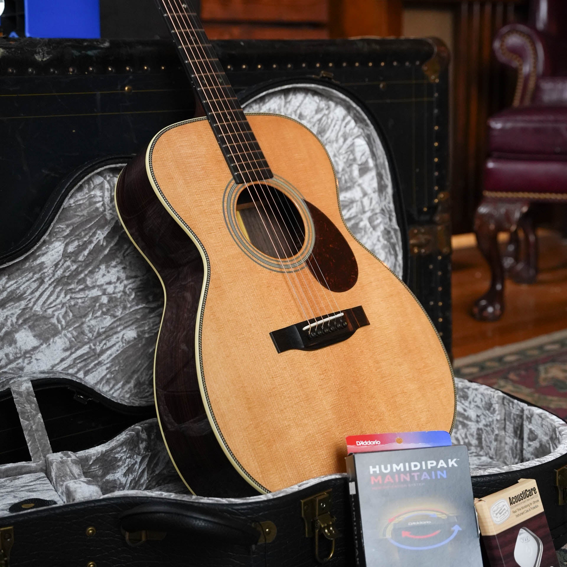 Eastman E20OM-TC Orchestra Model Acoustic Guitar #2604
