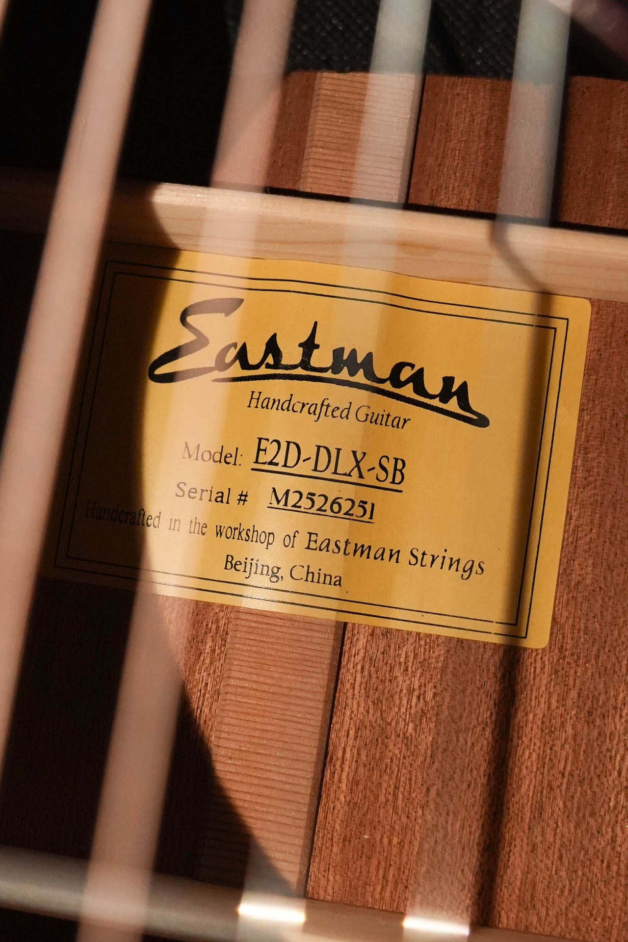 Eastman E2D-DLX-SB Sunburst Dreadnought Guitar w/Fishman Pickup #6251