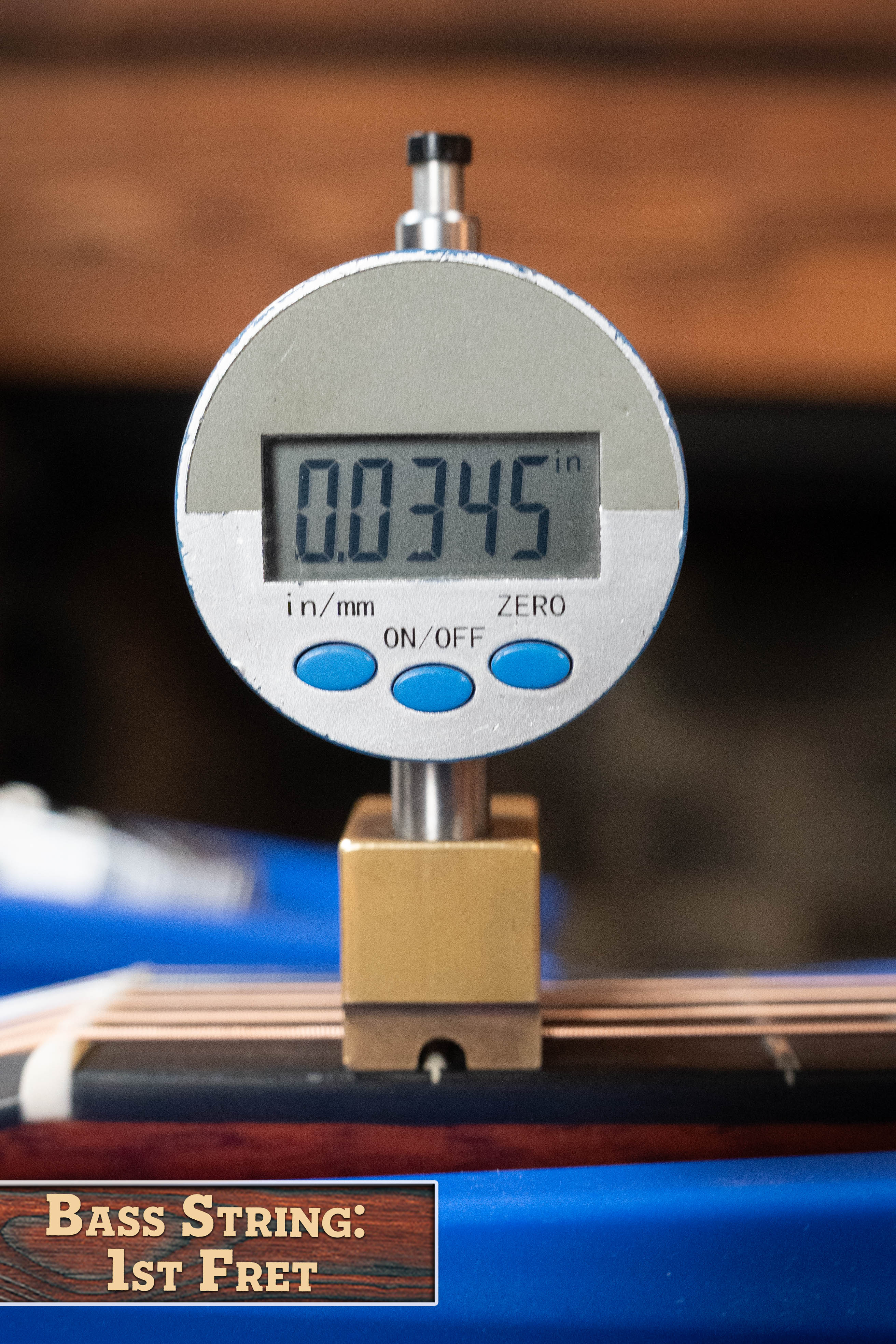 Eastman E2OM-DLX-SB Cedar/Sapele Sunburst Guitar w/Fishman Pickup #4926