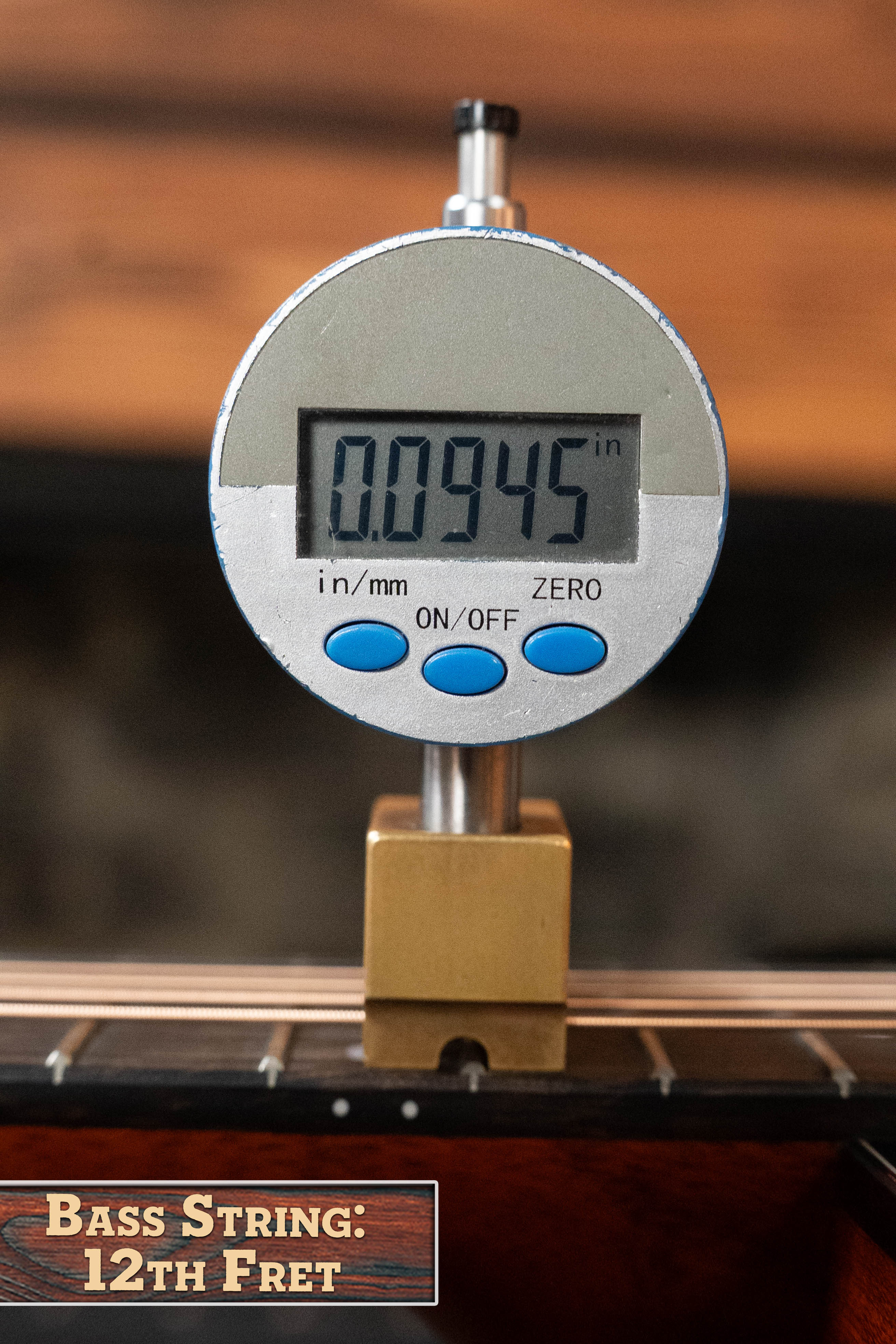 Eastman E2OM-DLX-SB Cedar/Sapele Sunburst Guitar w/Fishman Pickup #4927