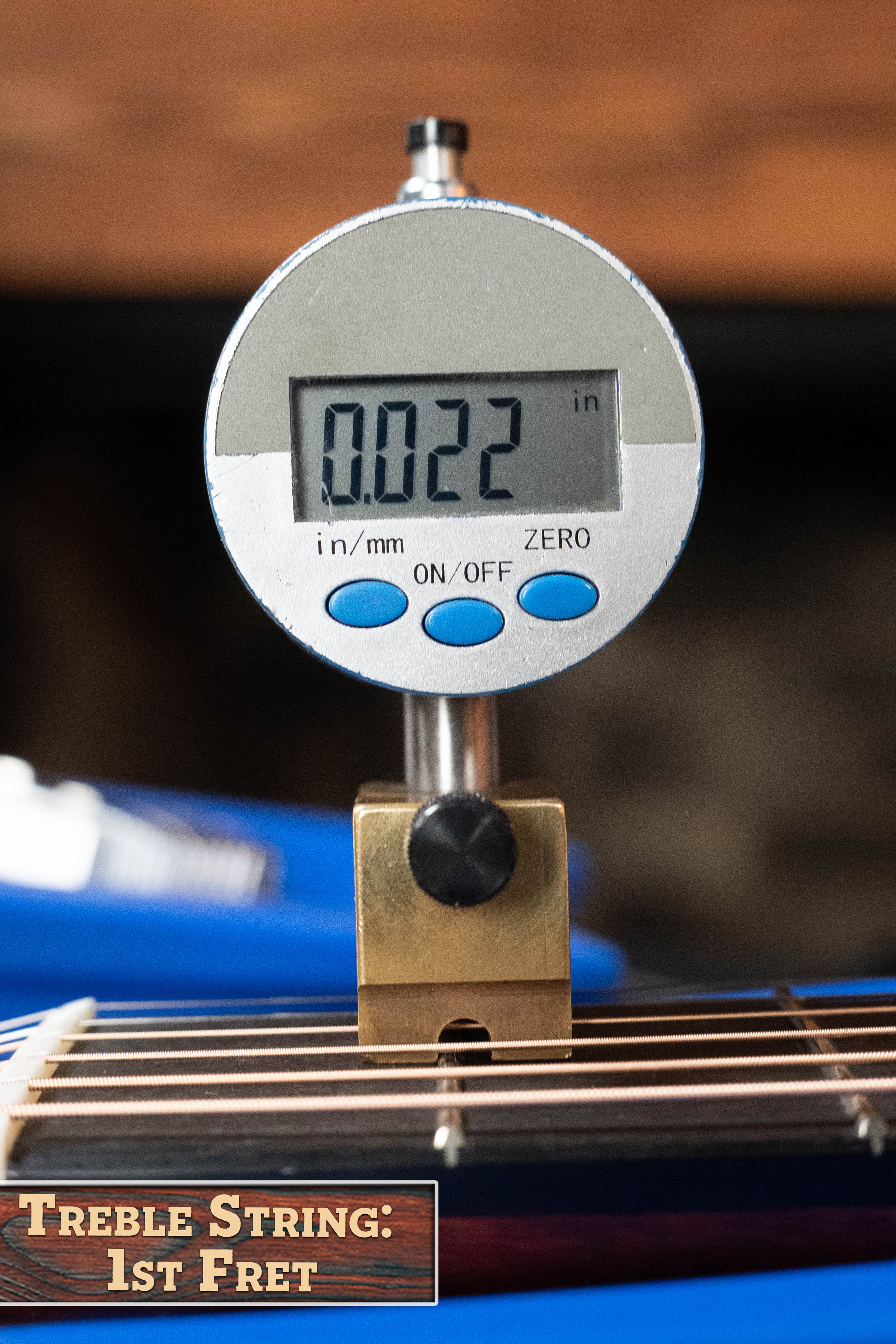 Eastman E2OM-DLX-SB Cedar/Sapele Sunburst Guitar w/Fishman Pickup #4928