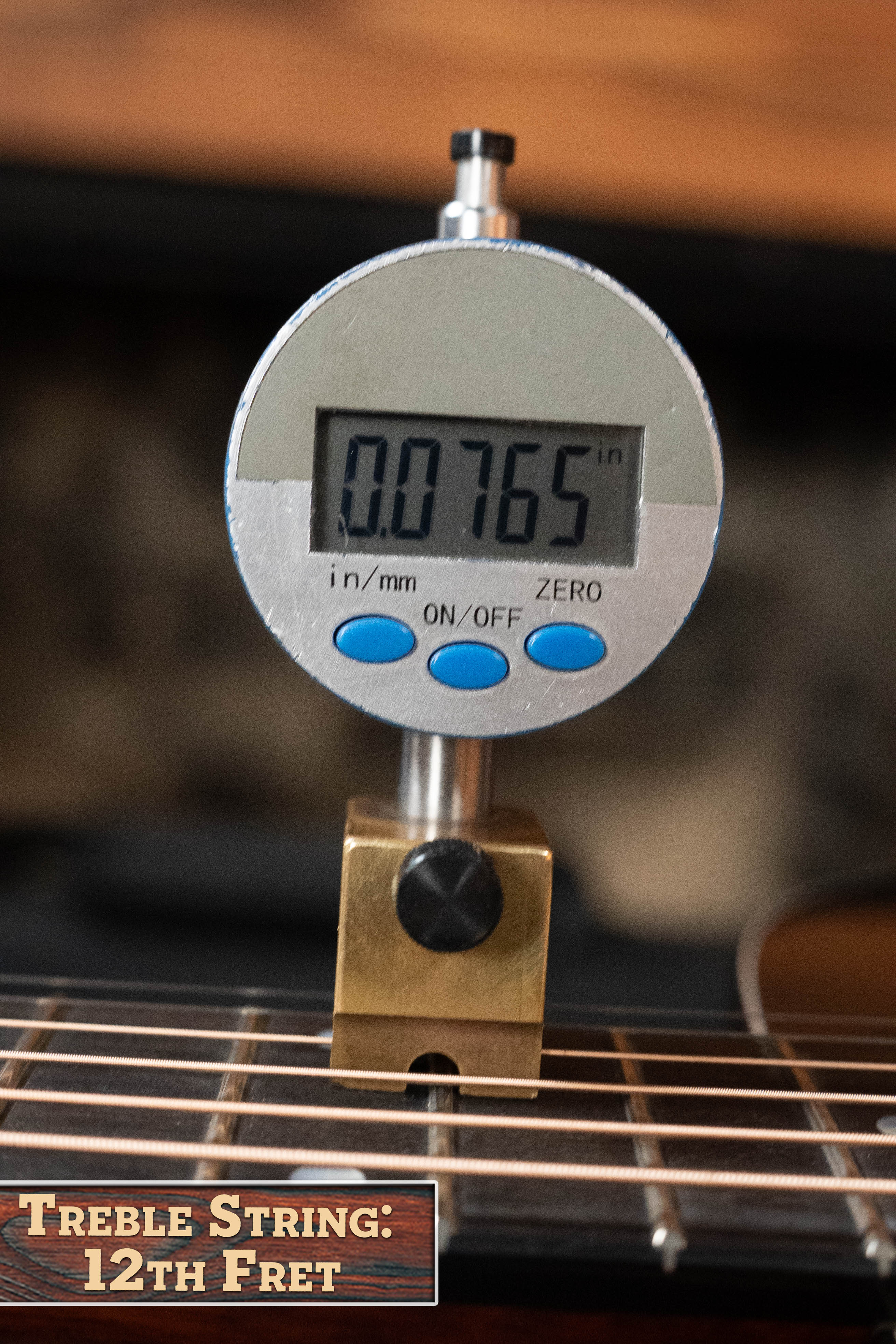 Eastman E2OM-DLX-SB Cedar/Sapele Sunburst Guitar w/Fishman Pickup #4928