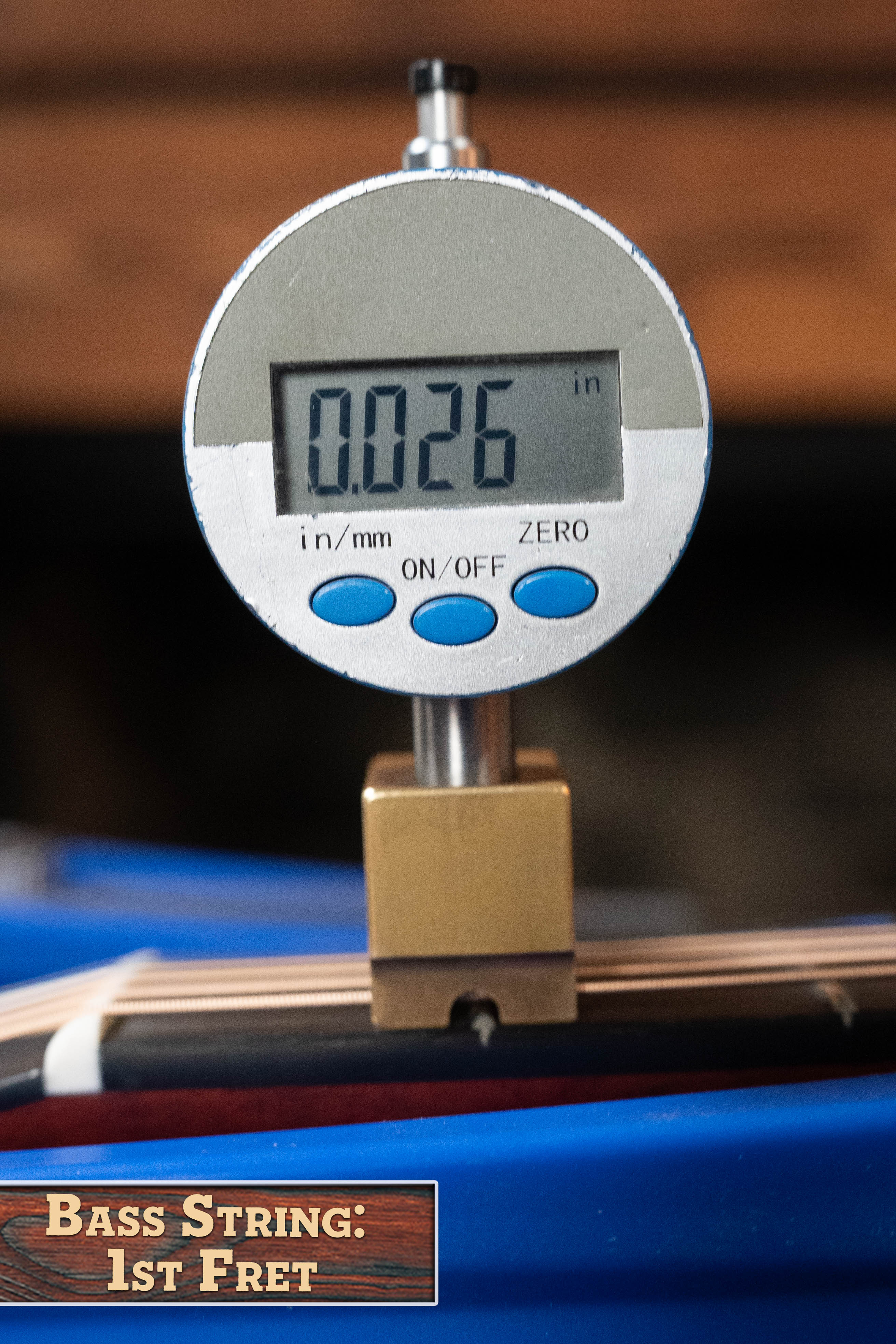 Eastman E2OM-DLX-SB Cedar/Sapele Sunburst Guitar w/Fishman Pickup #4929