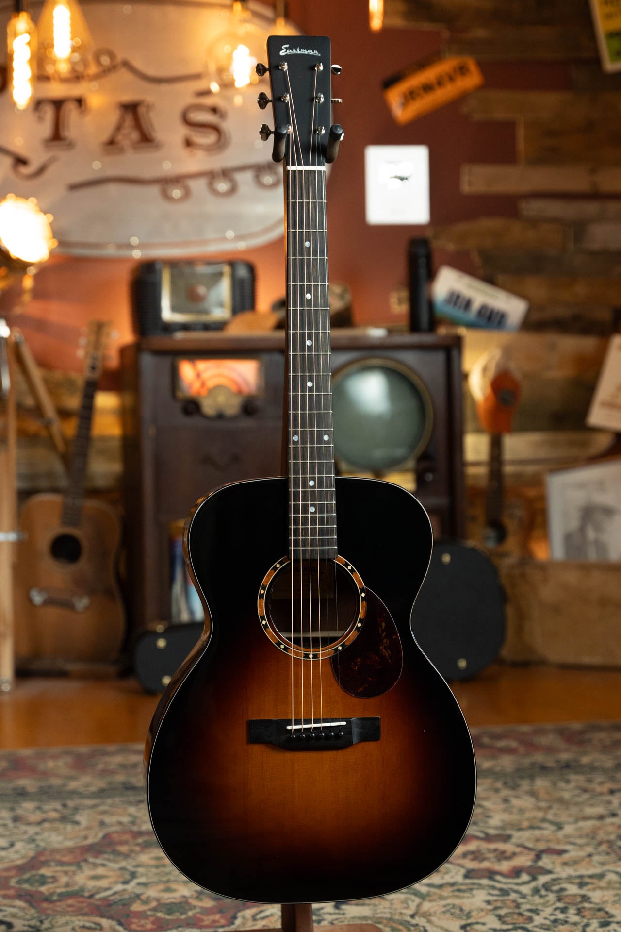 Eastman E2OM-DLX-SB Cedar/Sapele Sunburst Orchestra Model Guitar w/Fishman Pickup #4173