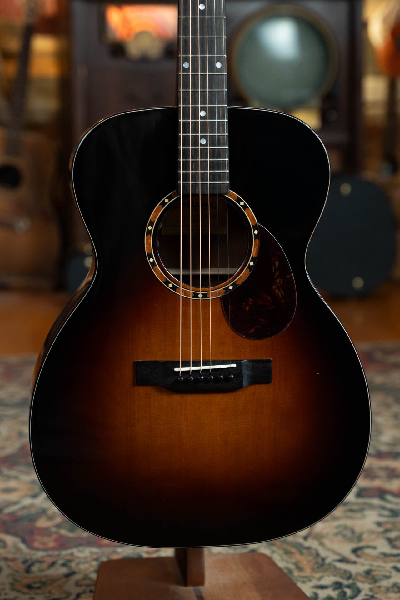 Eastman E2OM-DLX-SB Cedar/Sapele Sunburst Orchestra Model Guitar w/Fishman Pickup #4173