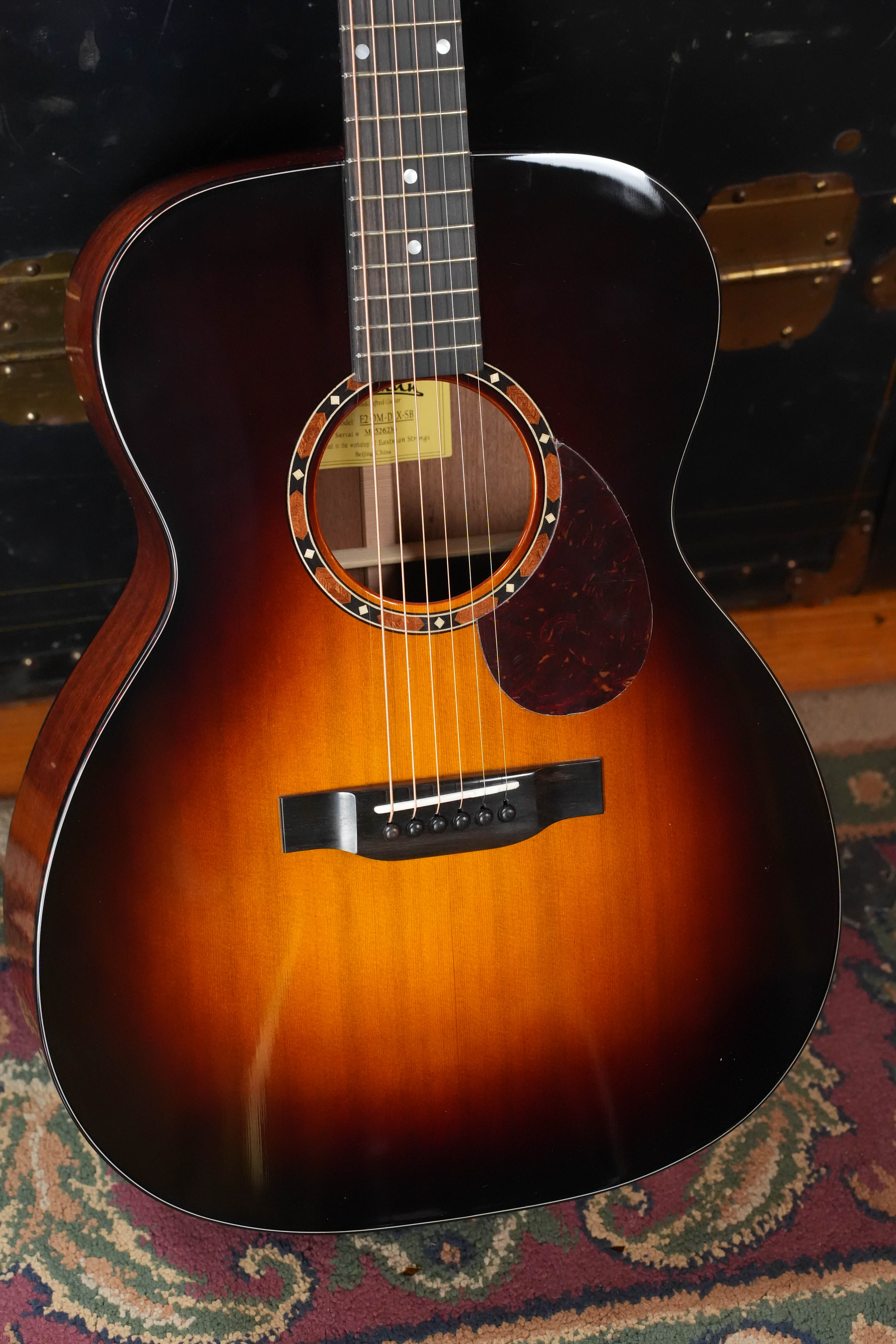 Eastman E2OM-DLX-SB Sunburst Deluxe Orchestra Model Acoustic-Electric Guitar #6236