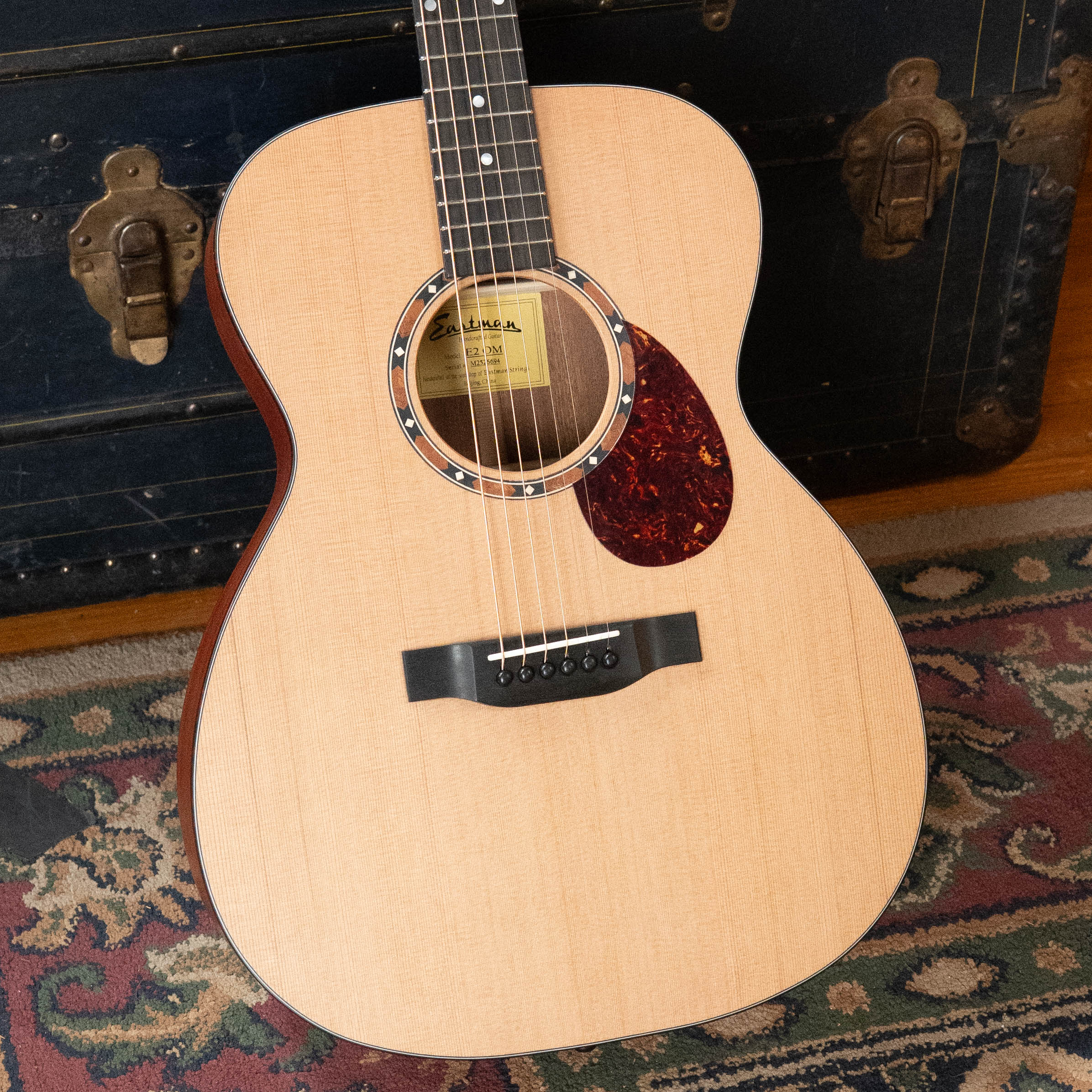 Eastman E2OM Cedar/Sapele Orchestra Model Acoustic Guitar #6694