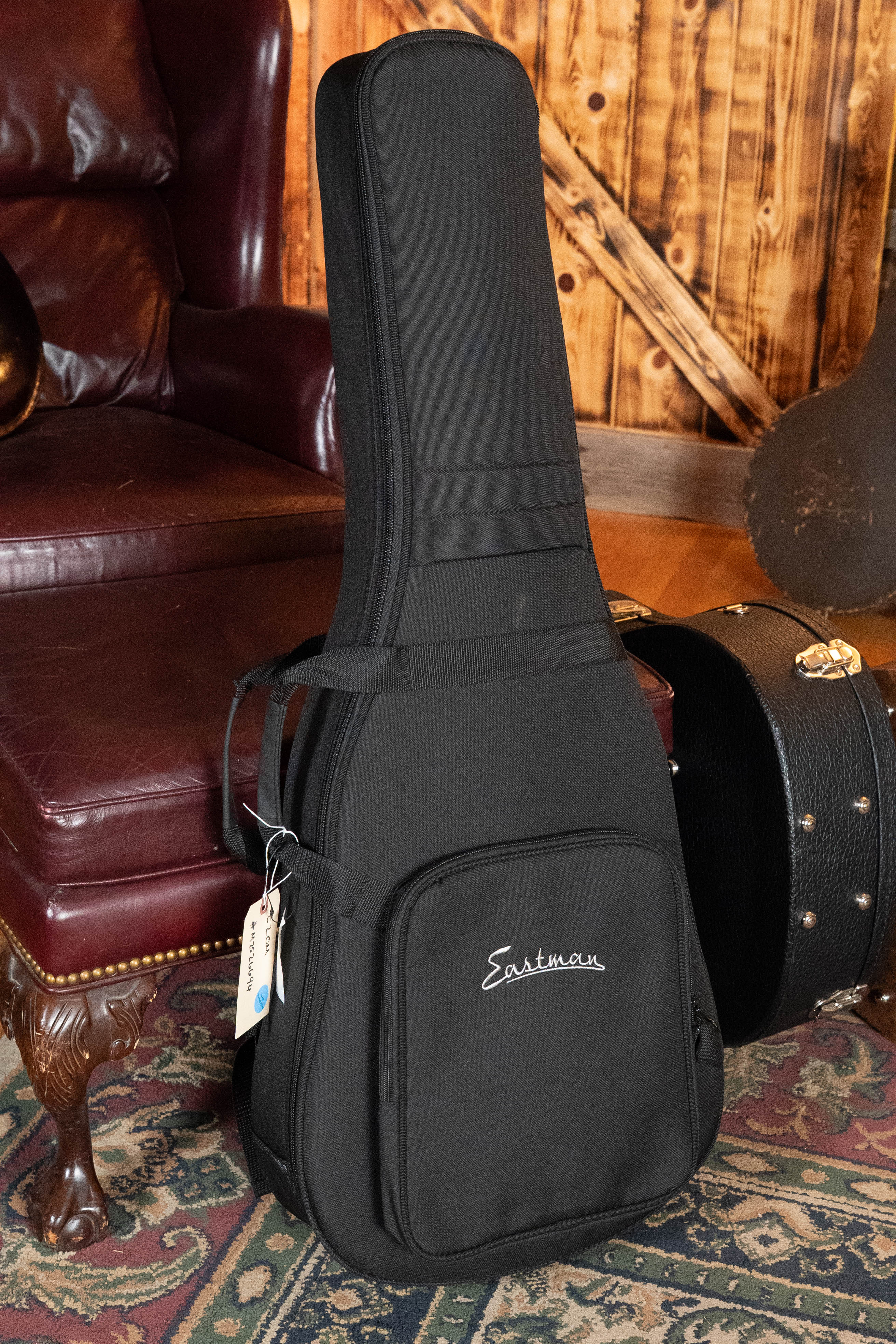 Eastman E2OM Cedar/Sapele Orchestra Model Acoustic Guitar #6694