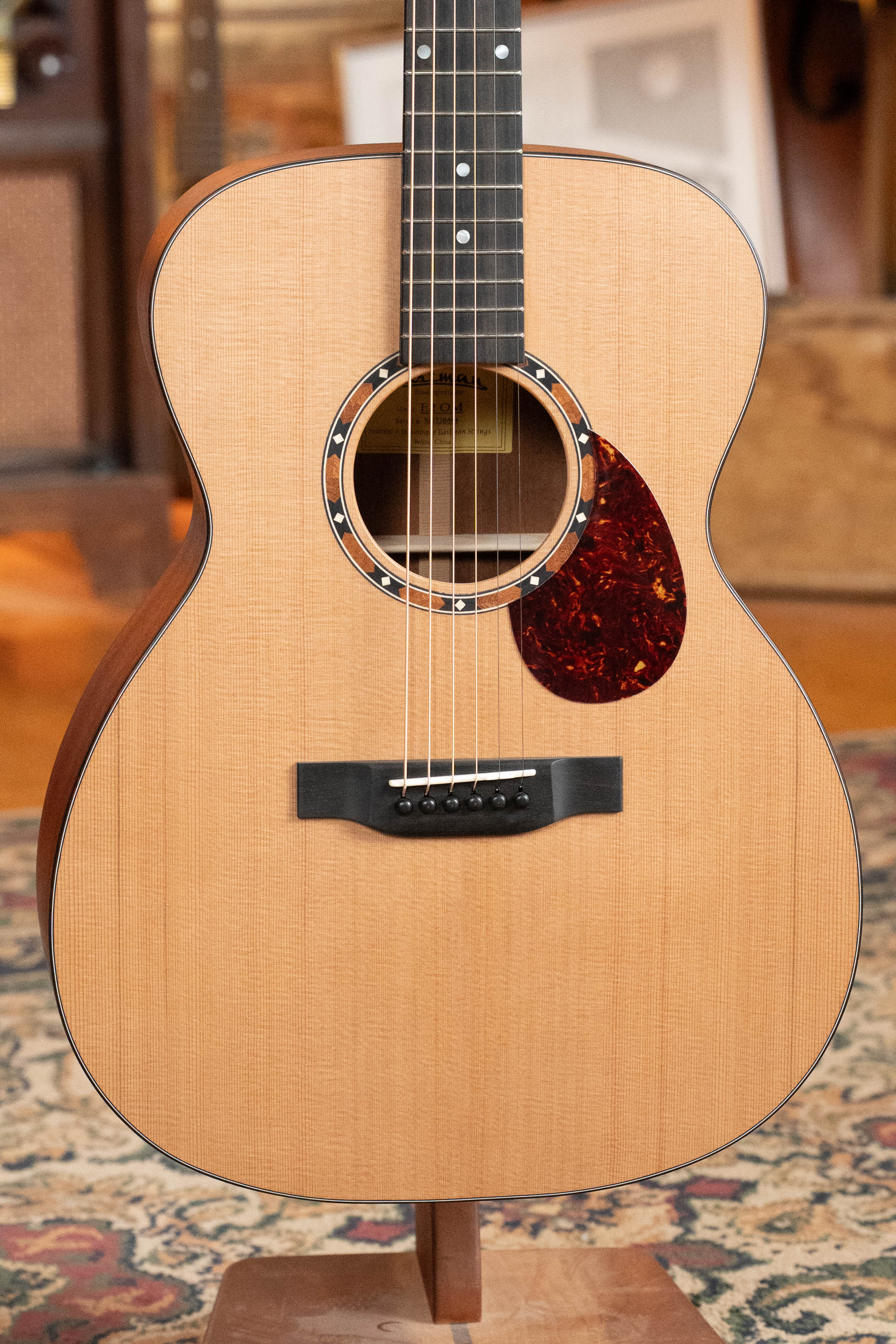 Eastman E2OM Cedar/Sapele Orchestra Model Acoustic Guitar #6694
