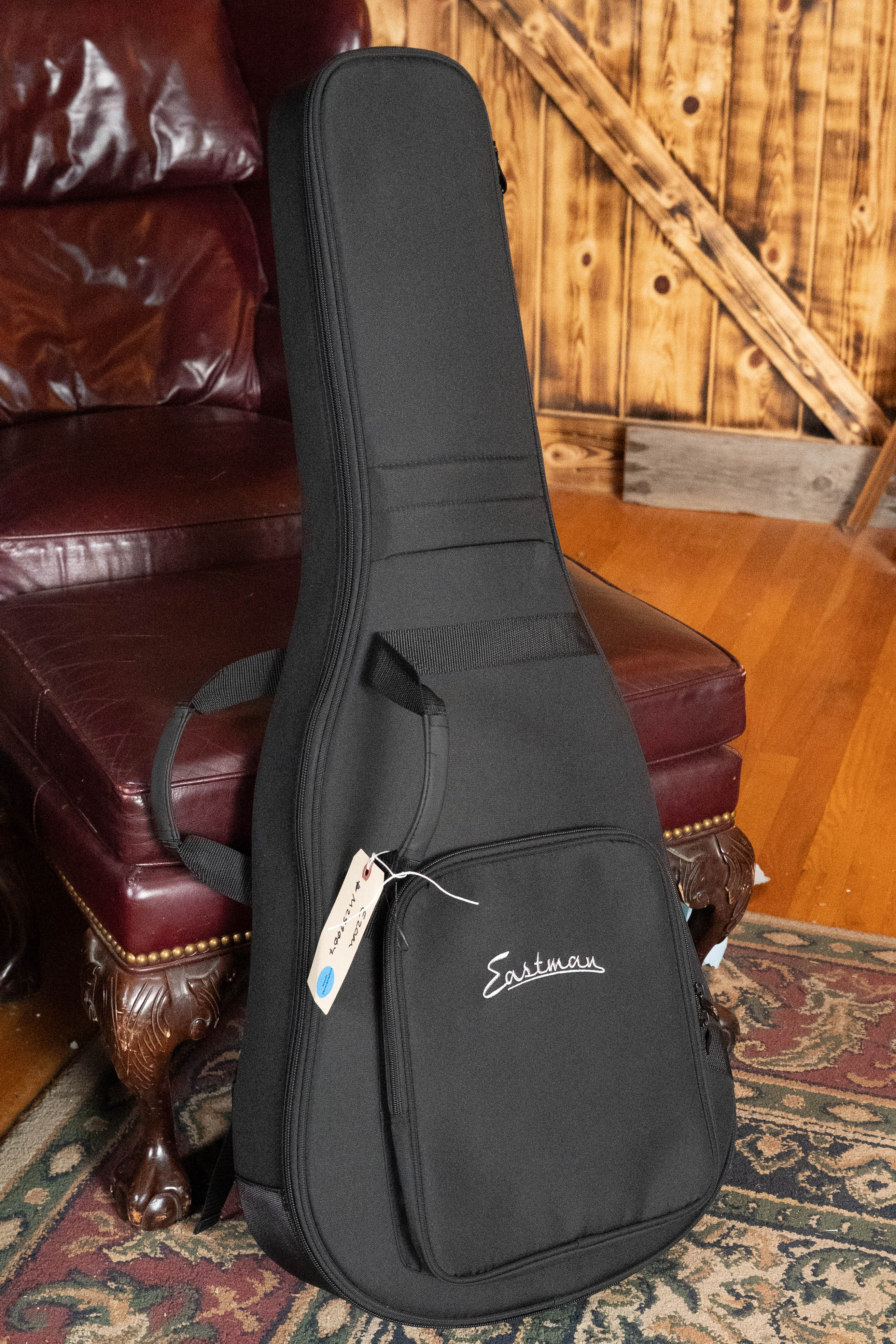 Eastman E2OM Cedar/Sapele Orchestra Model Acoustic Guitar #9007