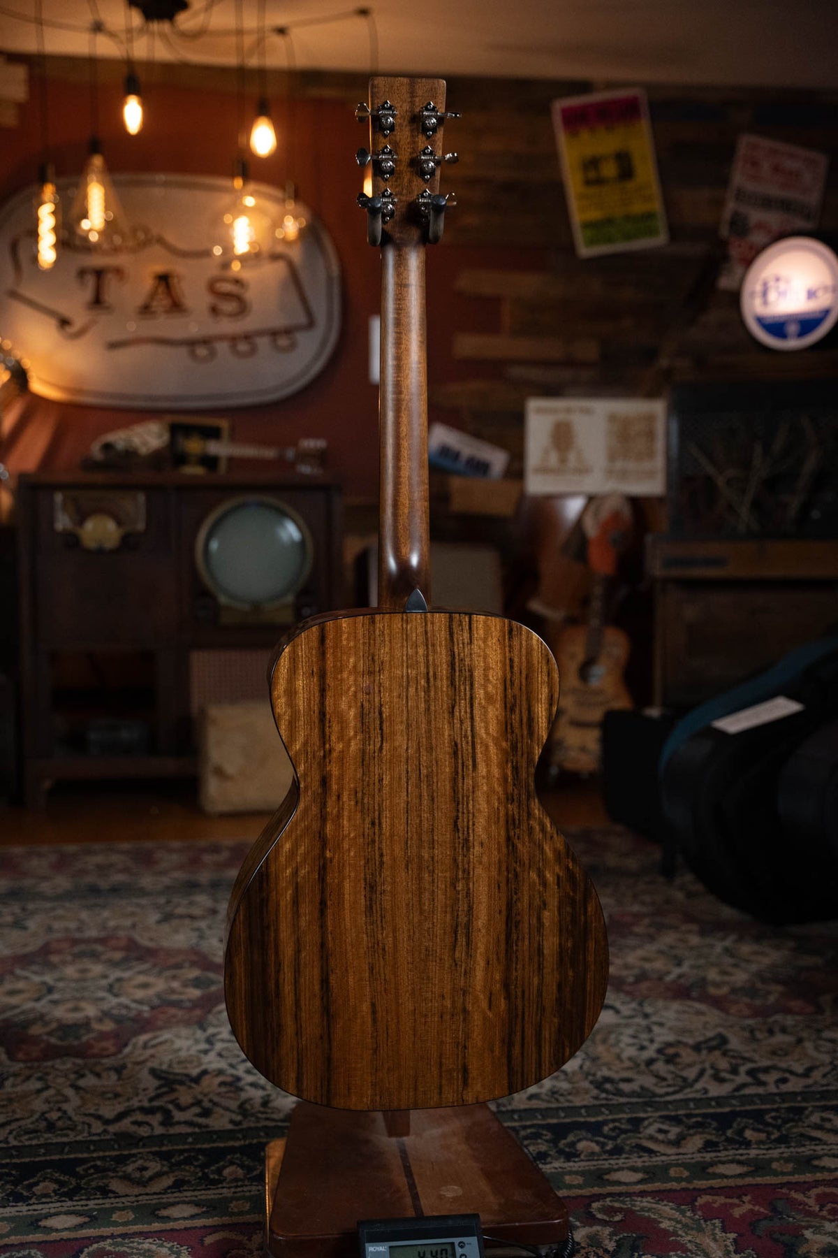 Eastman E3OM-DLX Gloss Thermo-Cured Orchestra Model Acoustic-Electric Guitar #7609