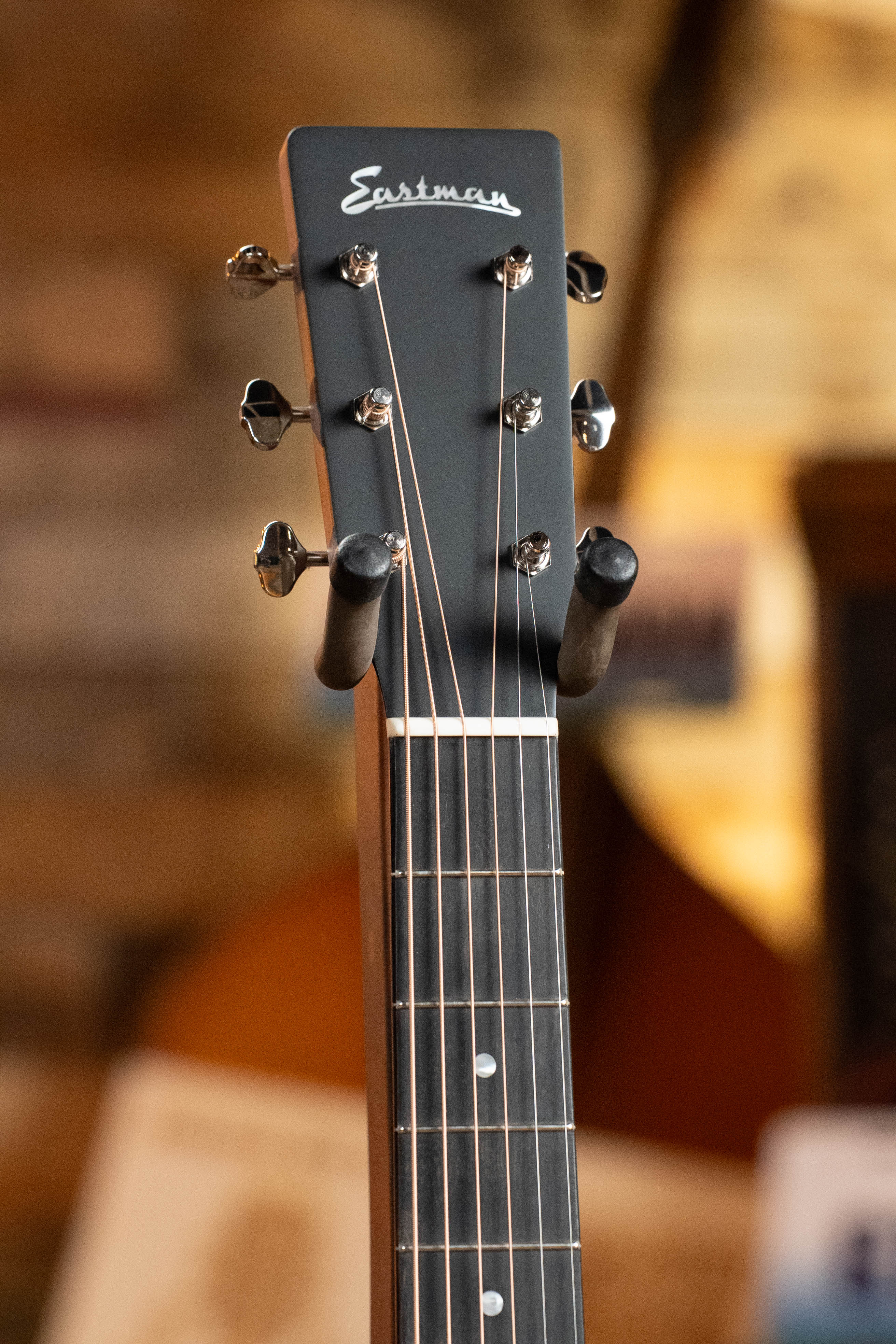 Eastman E3OM-DLX Sitka/Ovangkol Acoustic Guitar w/ Fishman Pickup #5604