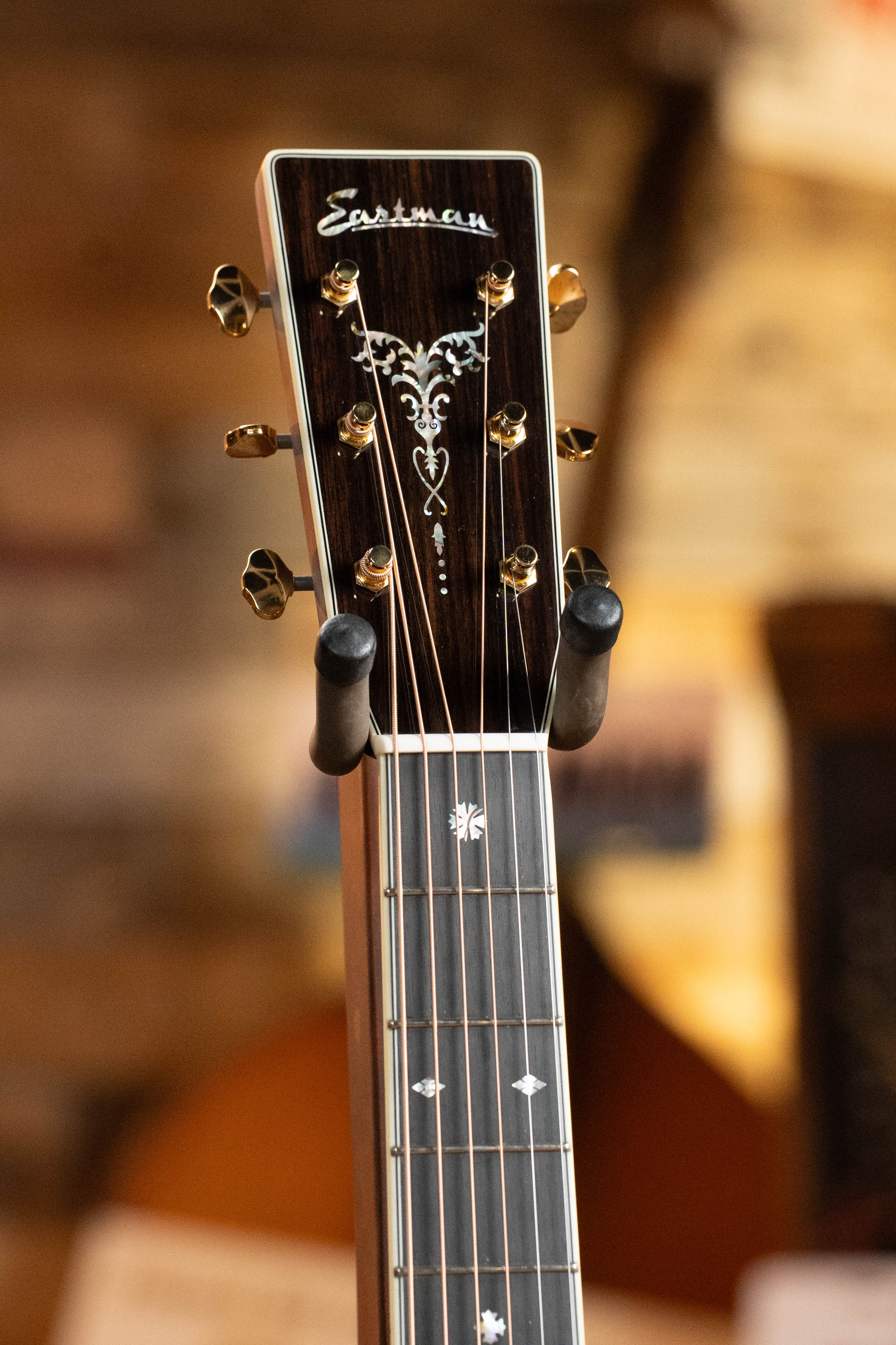 Eastman E40OM-TC AAA Grade Thermo-cured Adirondack/Rosewood Orchestra Model Acoustic Guitar #4586