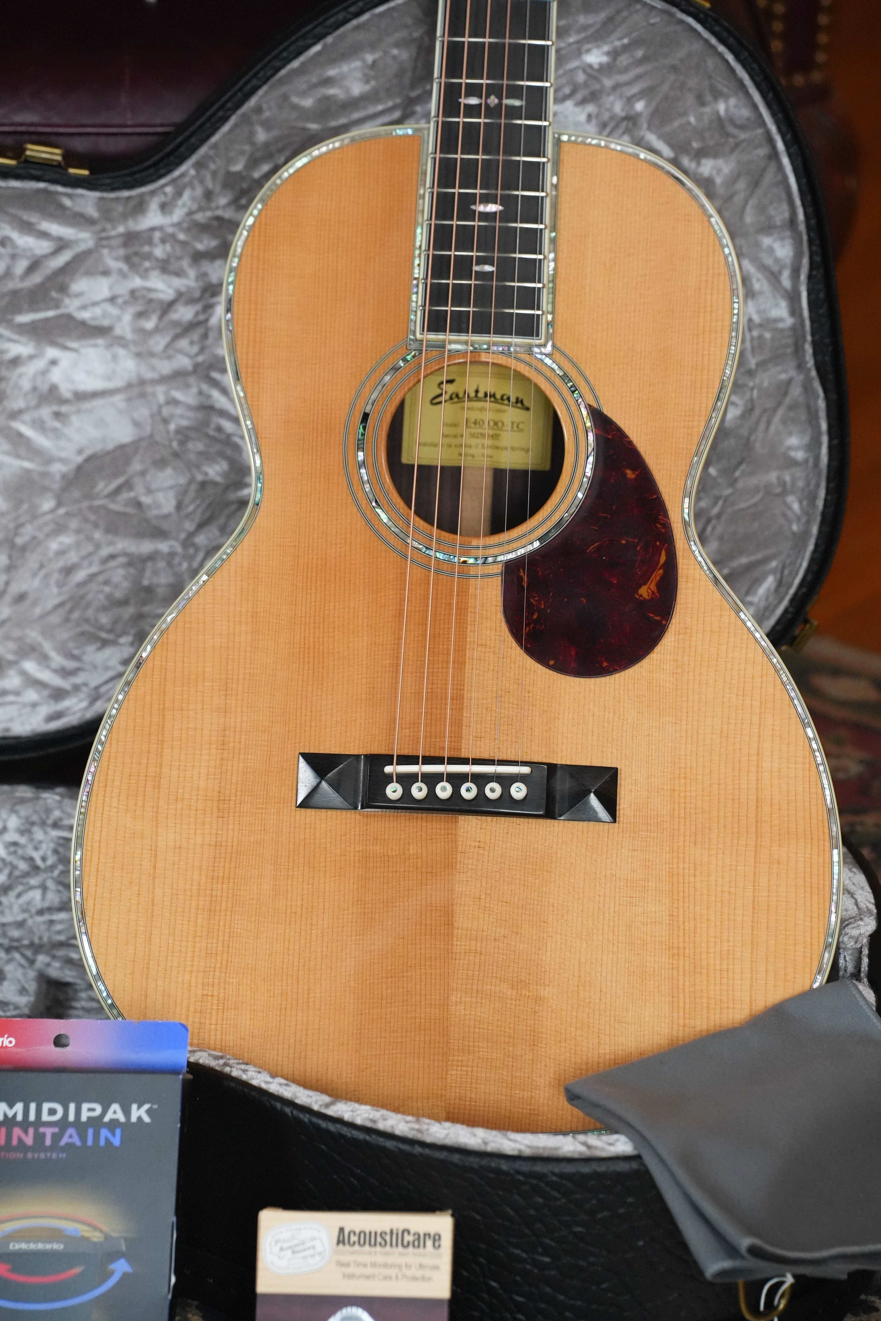 Eastman E40OO-TC Natural Gloss Finish OO Acoustic Guitar #3457