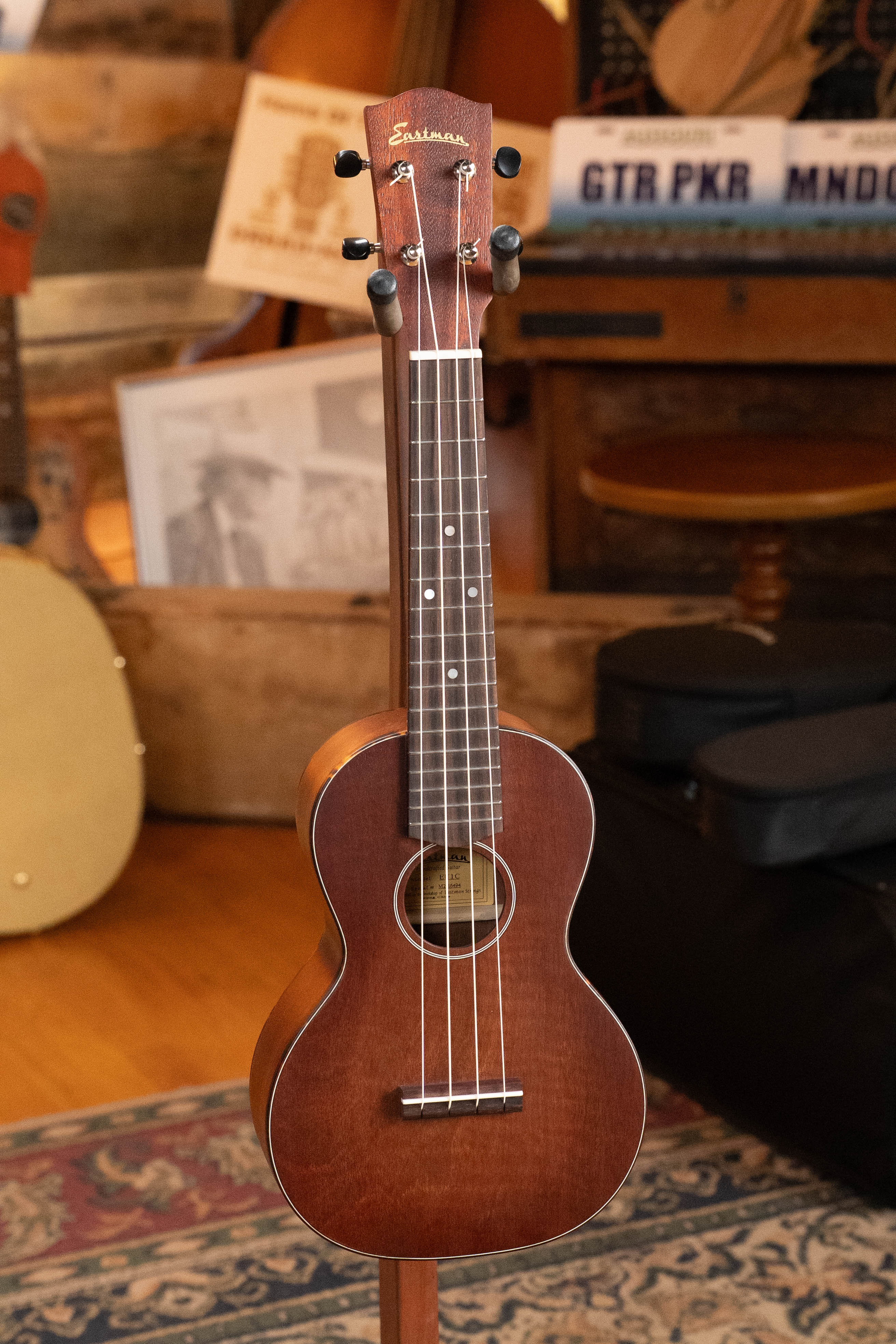 Eastman EU1-C Sitka/Ovangkol Concert Ukulele #6494