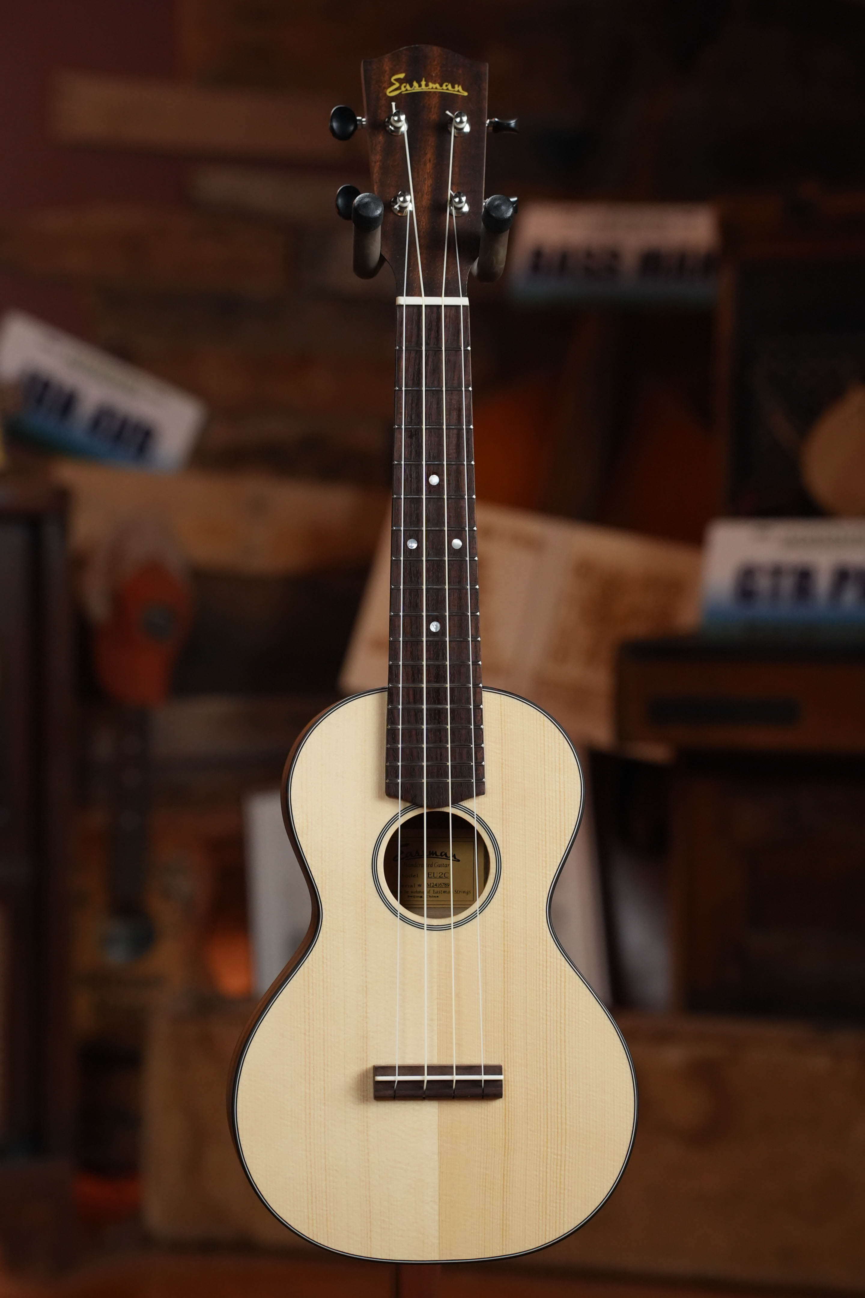 Eastman EU2-C Sitka/Ovangkol Concert Ukulele #6789