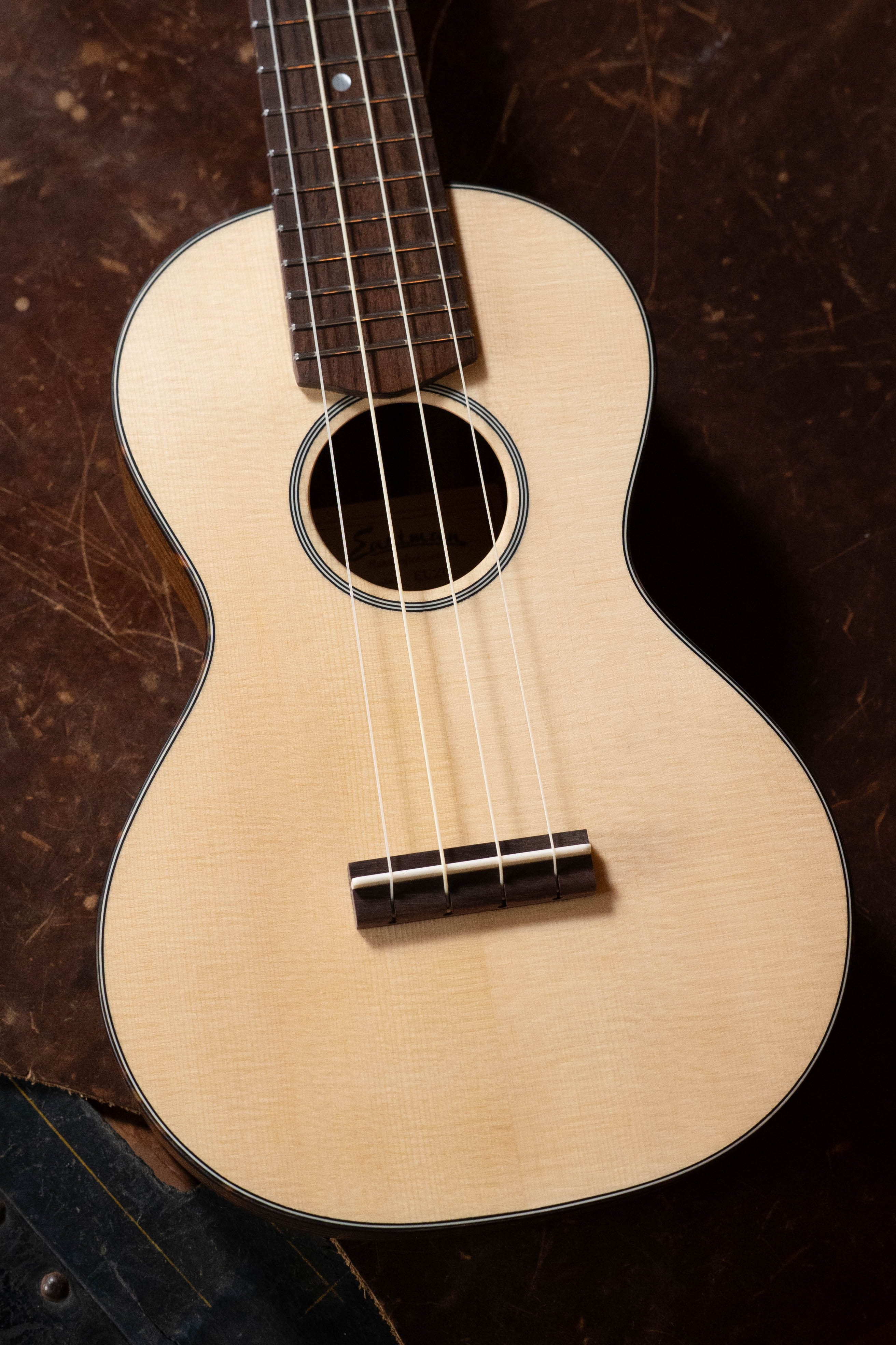 Eastman EU2-C Sitka/Ovangkol Concert Ukulele #6794