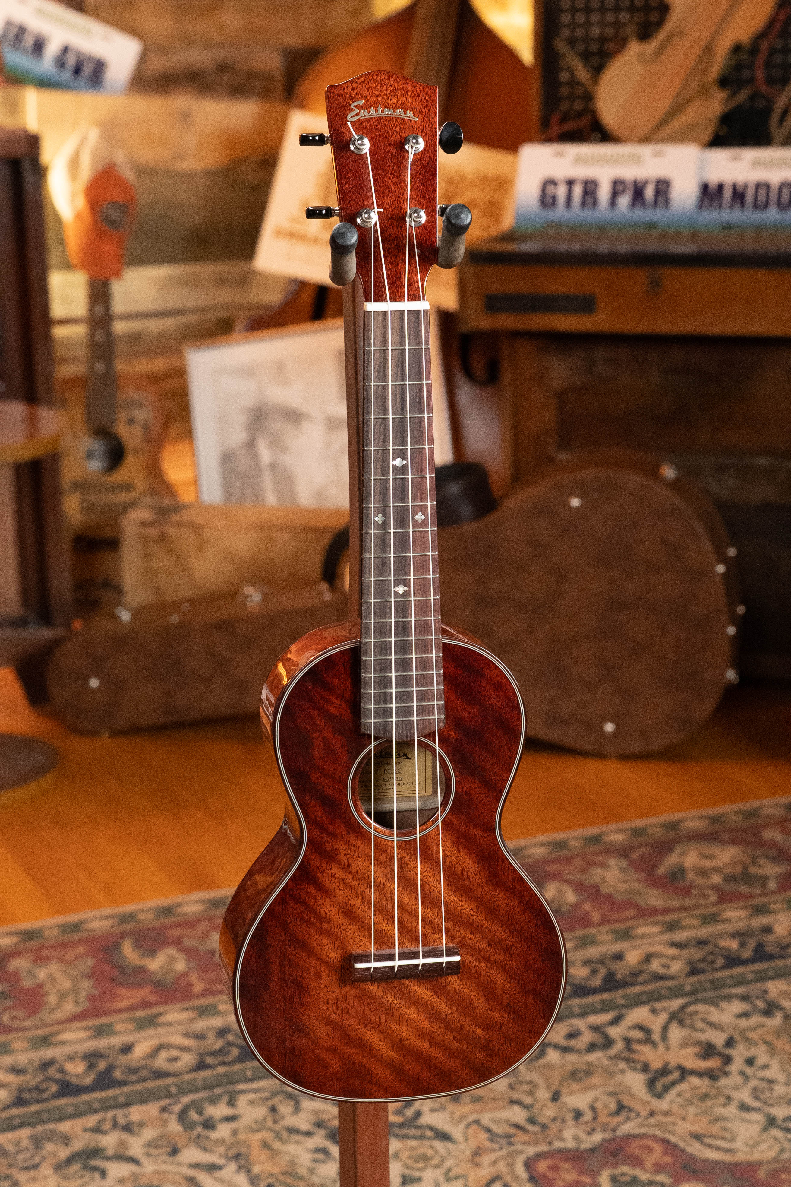 Eastman EU3-C All Mahogany Concert Ukulele #8258