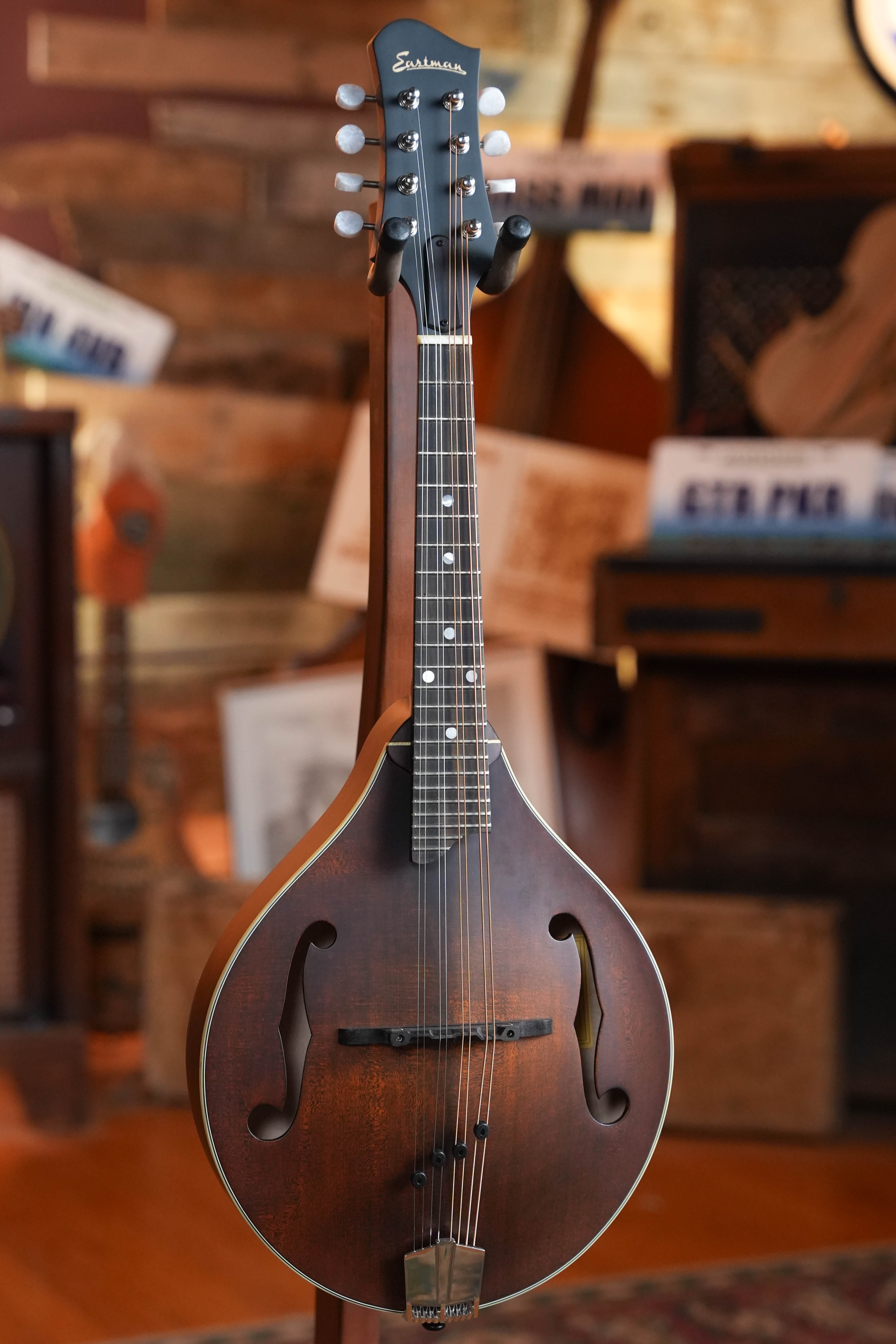 Eastman MD305L Left-Handed Spruce/Maple A-Style Hand-Carved Mandolin #4951