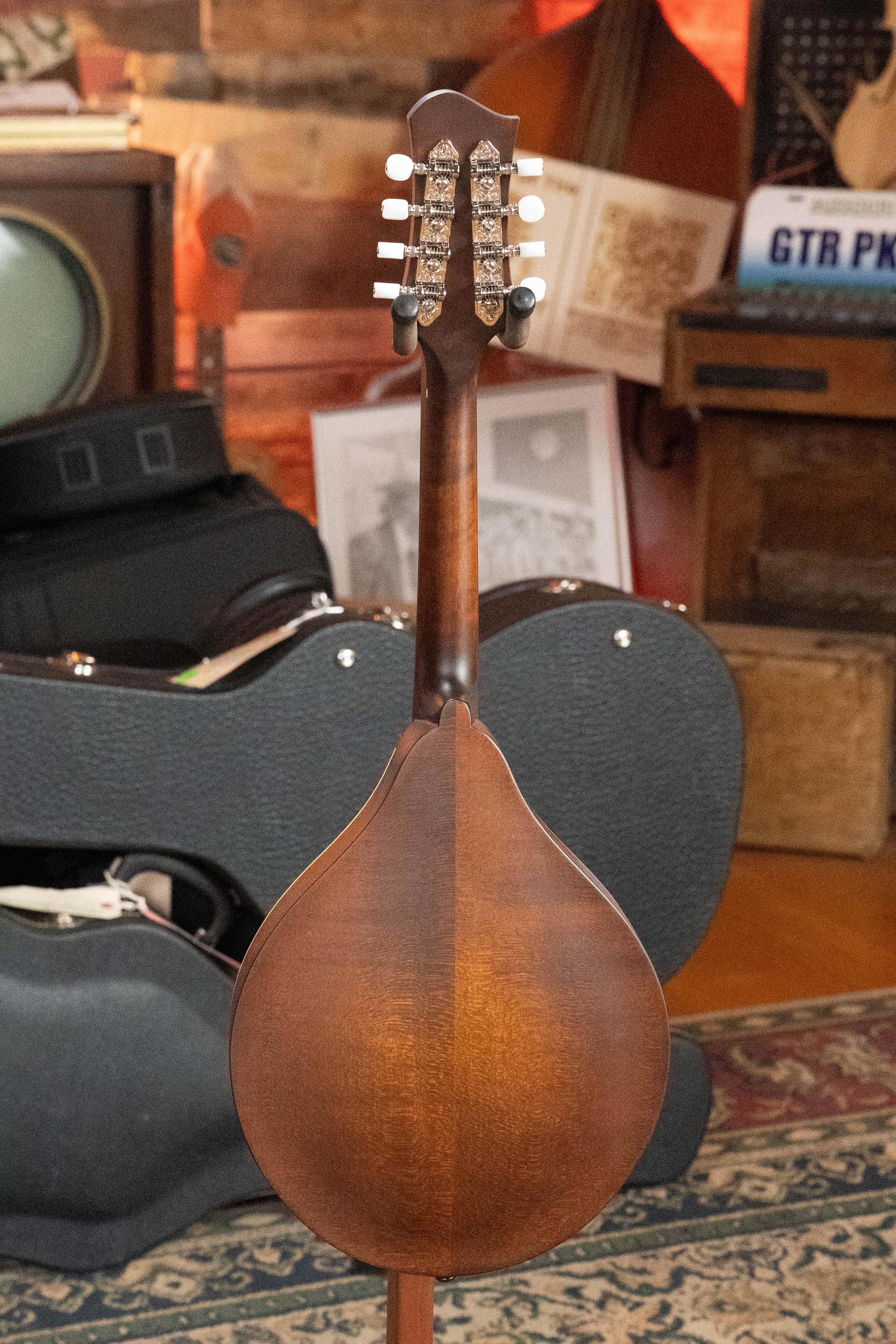 Eastman MD305 Spruce/Maple A-Style Hand-Carved Mandolin #3522