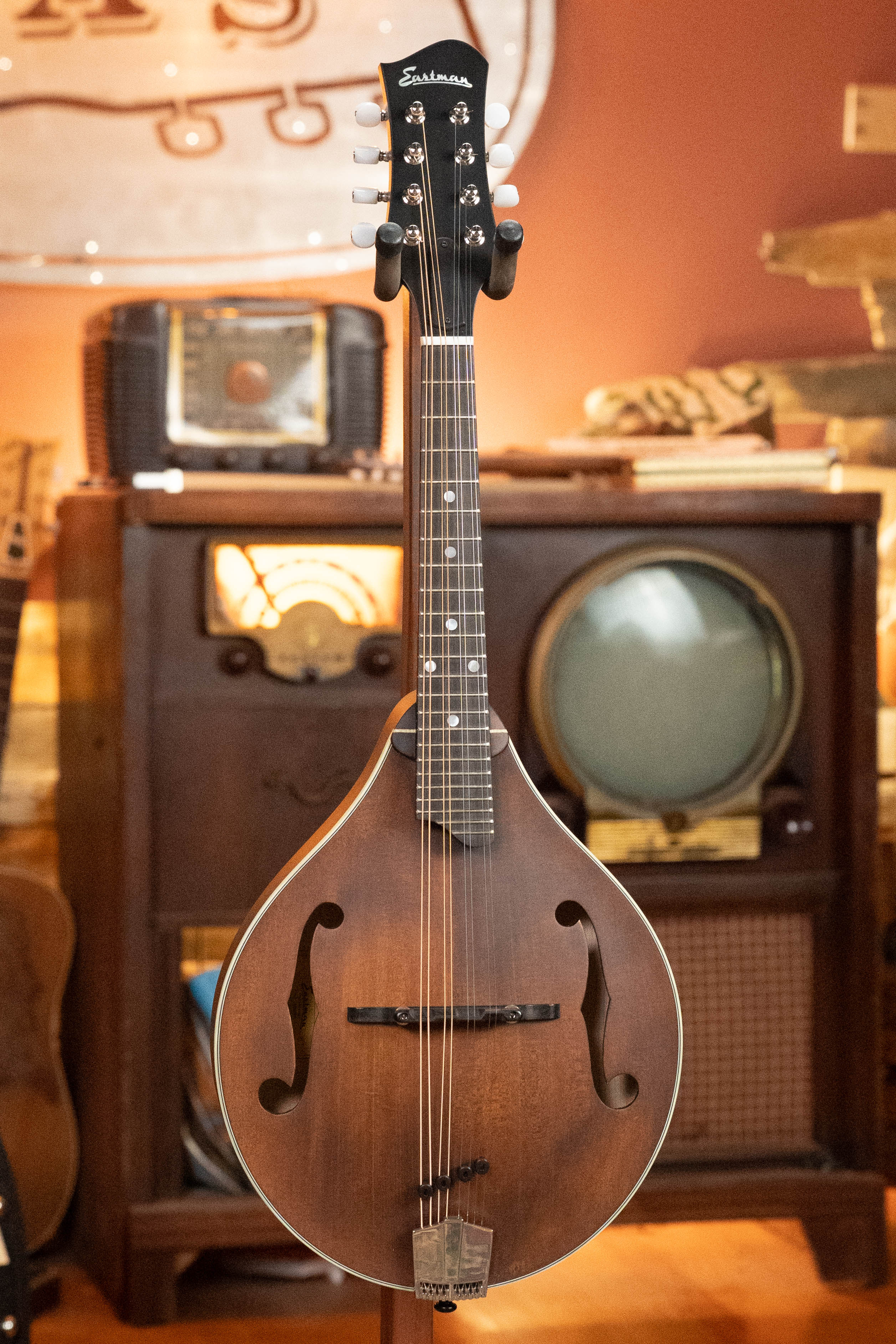 Eastman MD305 Spruce/Maple A-Style Hand-Carved Mandolin #3572