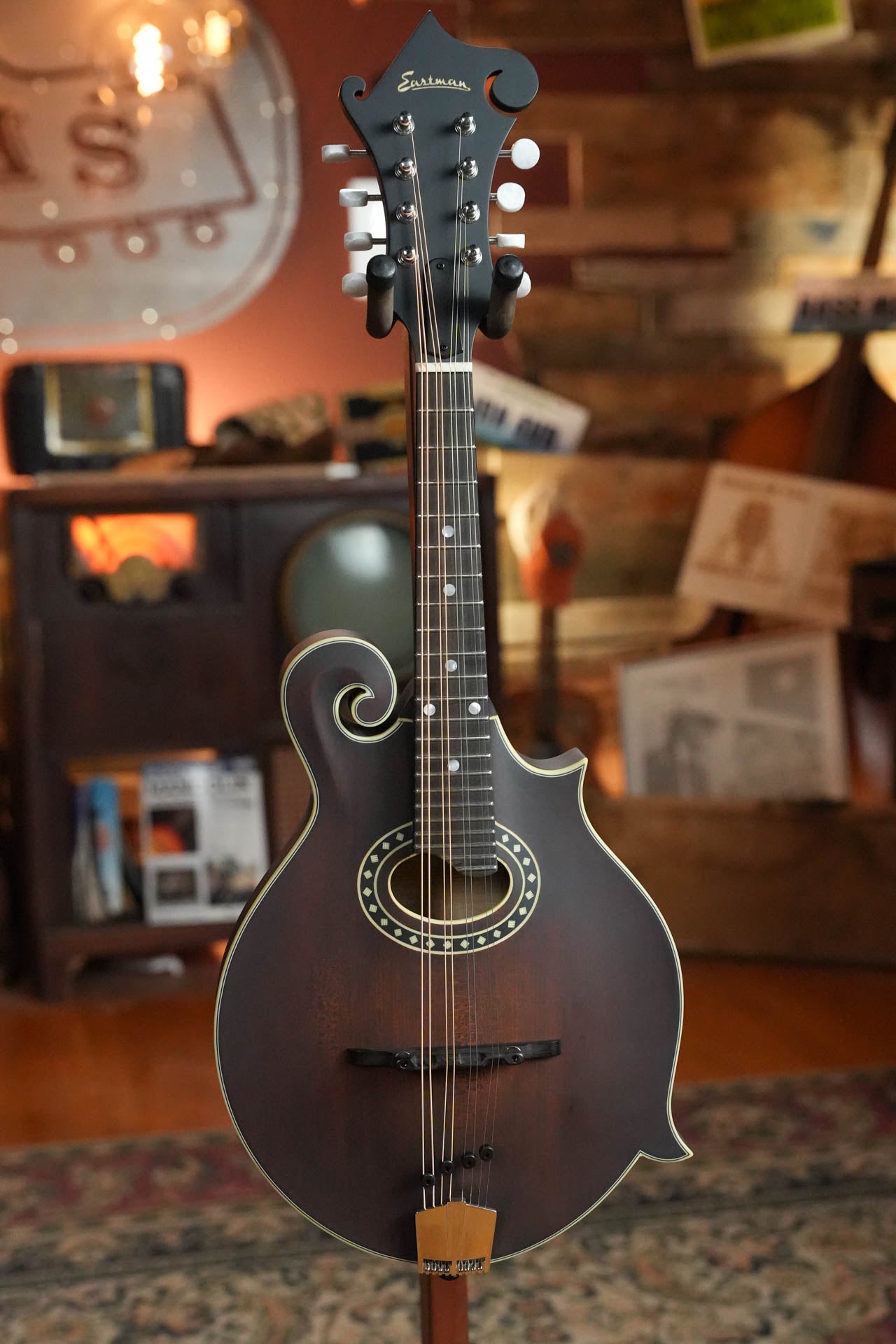Eastman MD314 Spruce/Maple F-Style Oval Hole Mandolin #3716