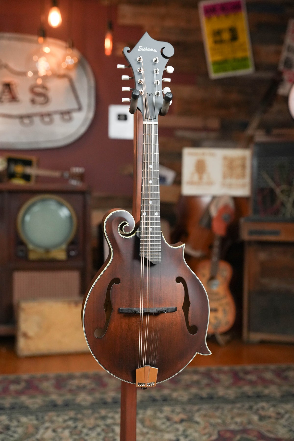 Eastman MD315 F-Style Hand-Carved Mandolin #6017