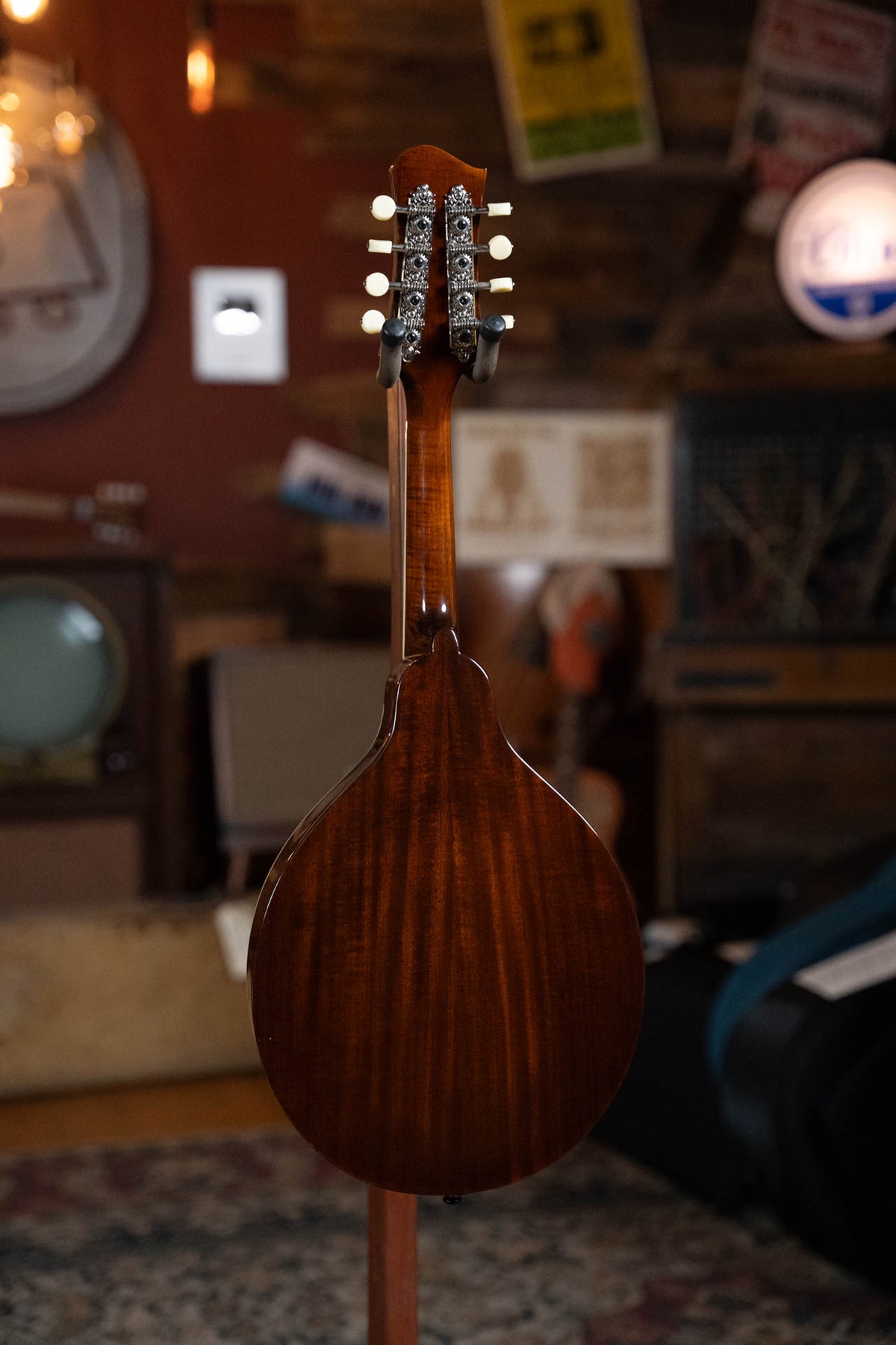 Eastman MD404-BK Black Top Oval Hole A-Style Mandolin #0600