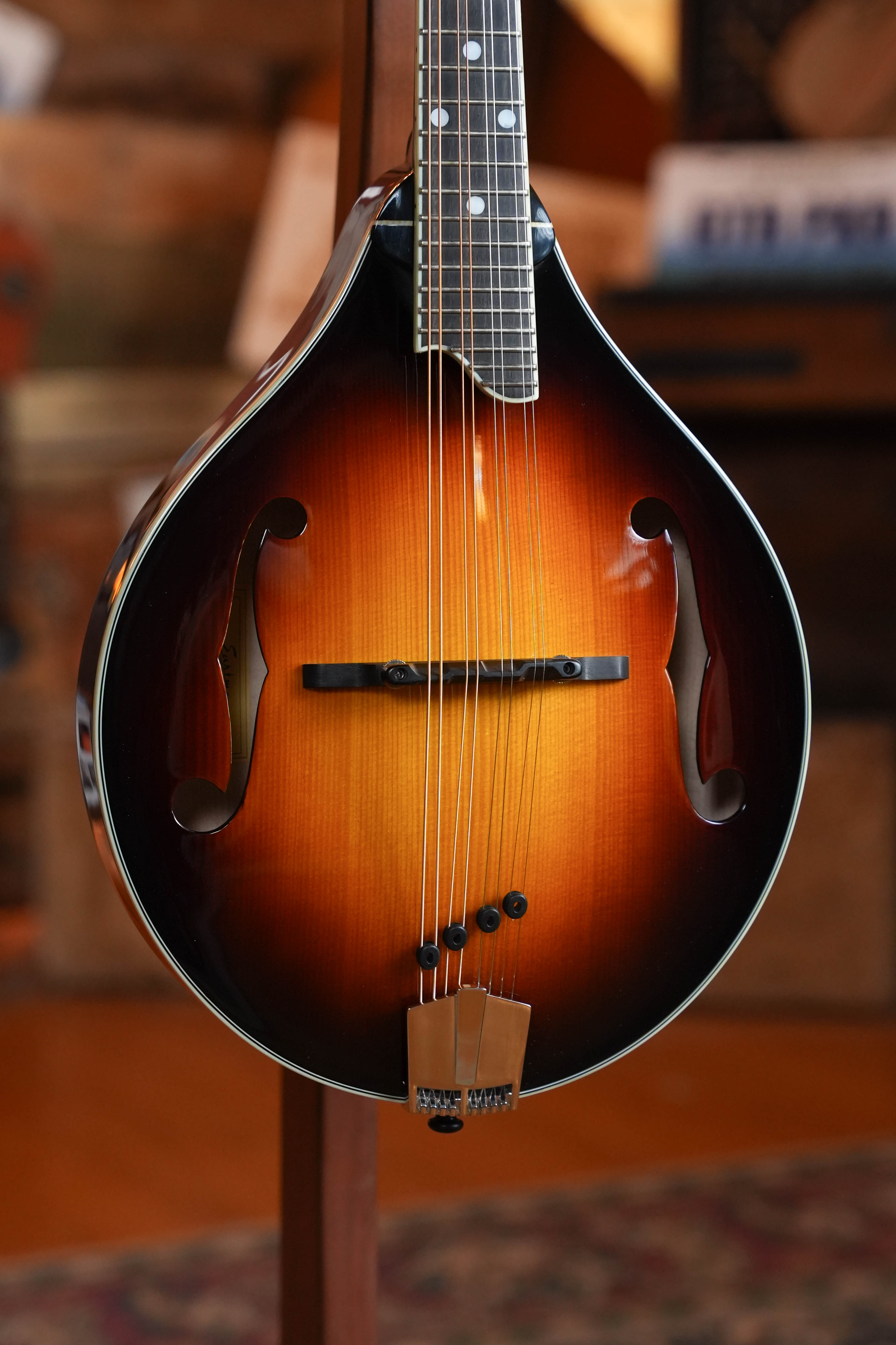 Eastman MD505-CS Spruce/Maple Classic Sunburst A-Style Mandolin #3162