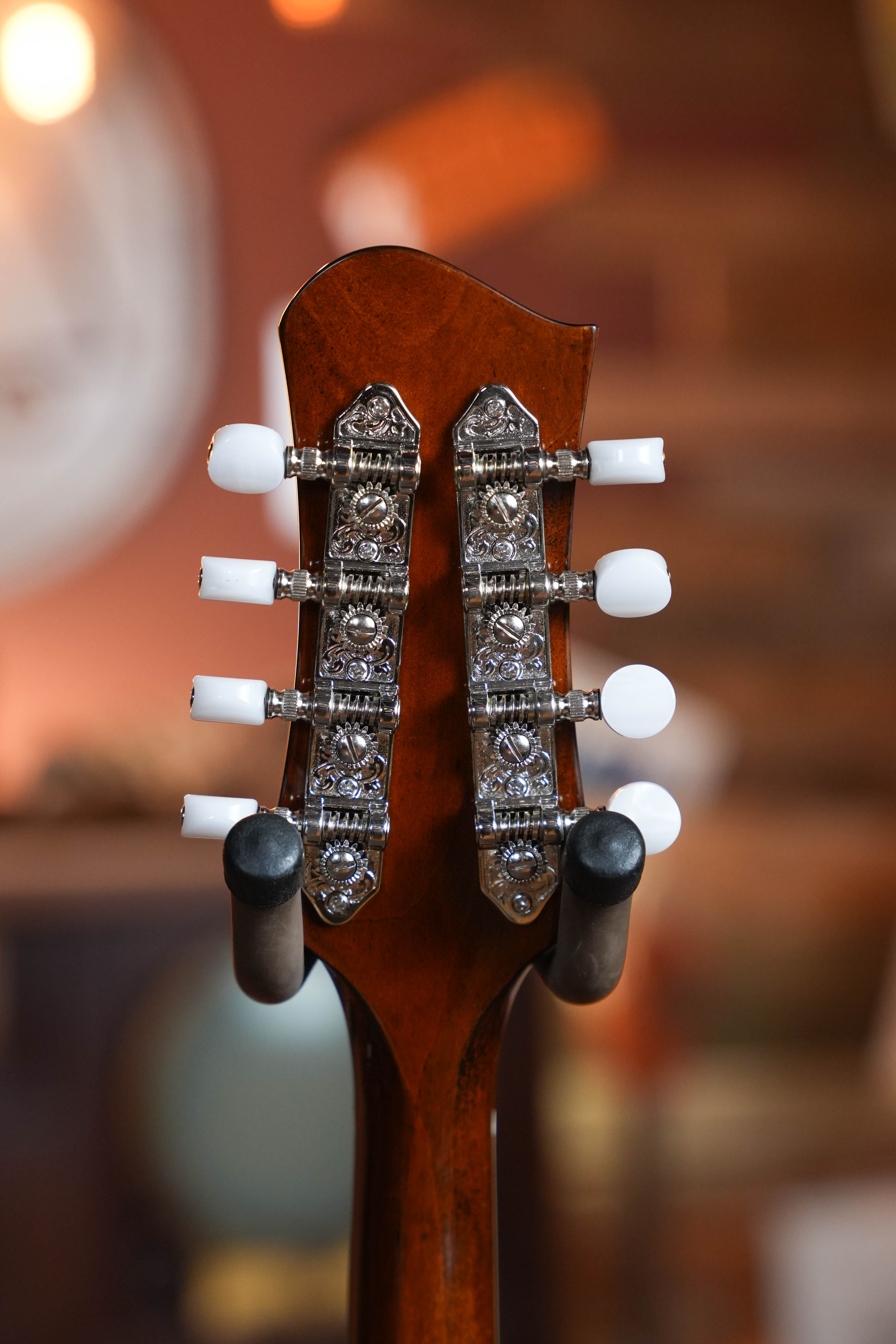 Eastman MD505-CS Spruce/Maple Classic Sunburst A-Style Mandolin #3162