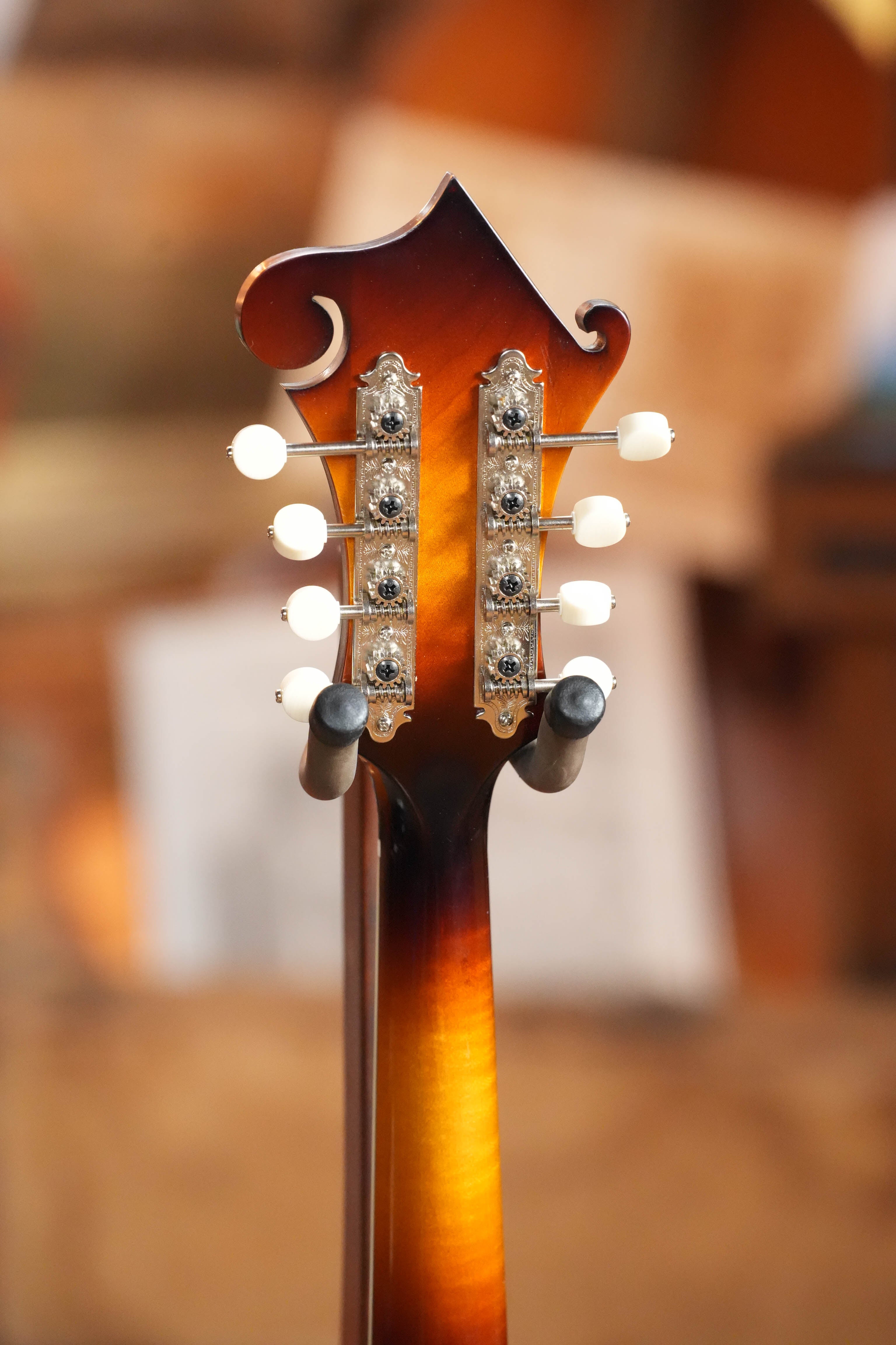 Eastman MD515/TV-WN-SB Spruce/Maple Wide Nut Sunburst F-Style Mandolin #0171
