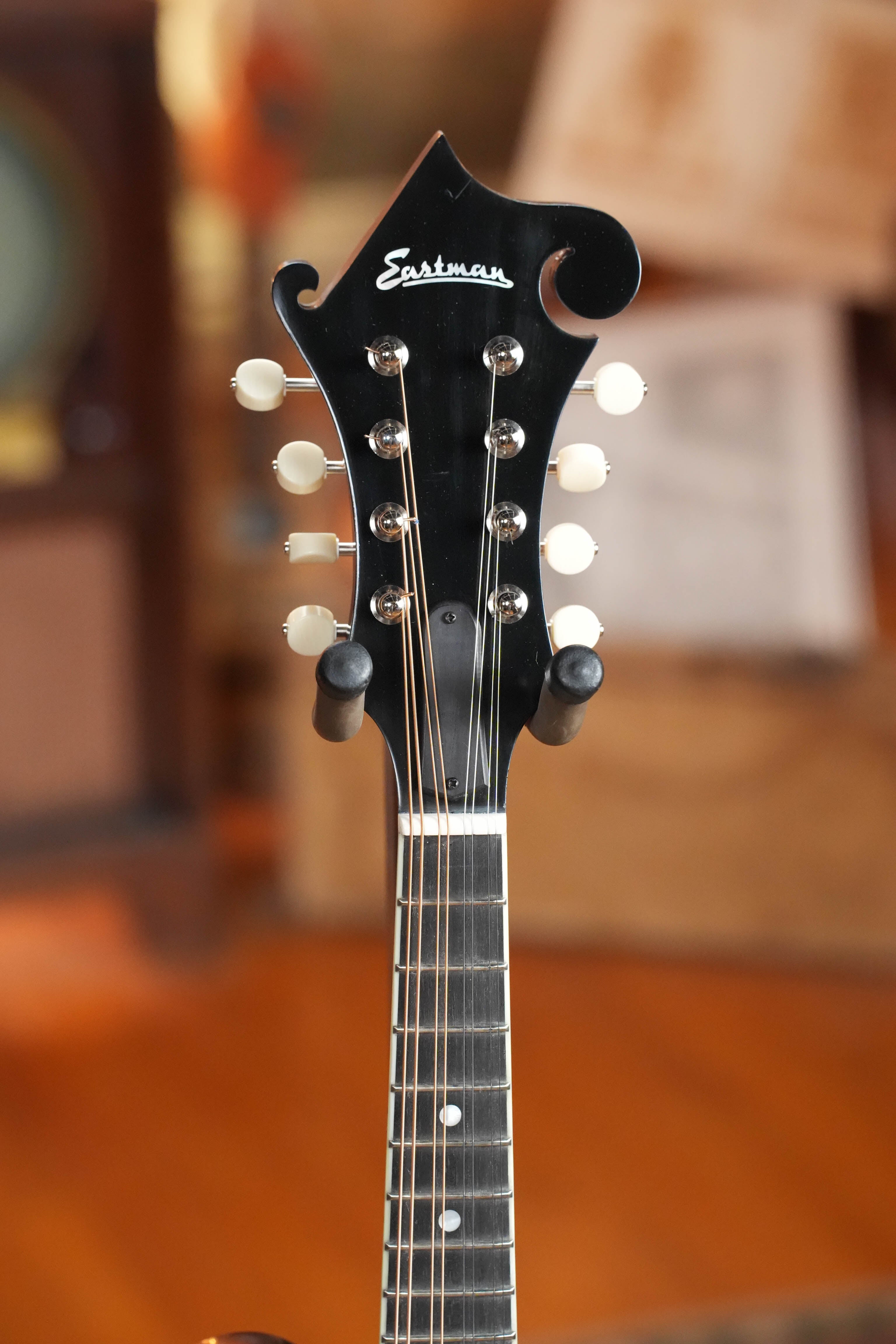 Eastman MD515/TV-WN-SB Spruce/Maple Wide Nut Sunburst F-Style Mandolin #0171