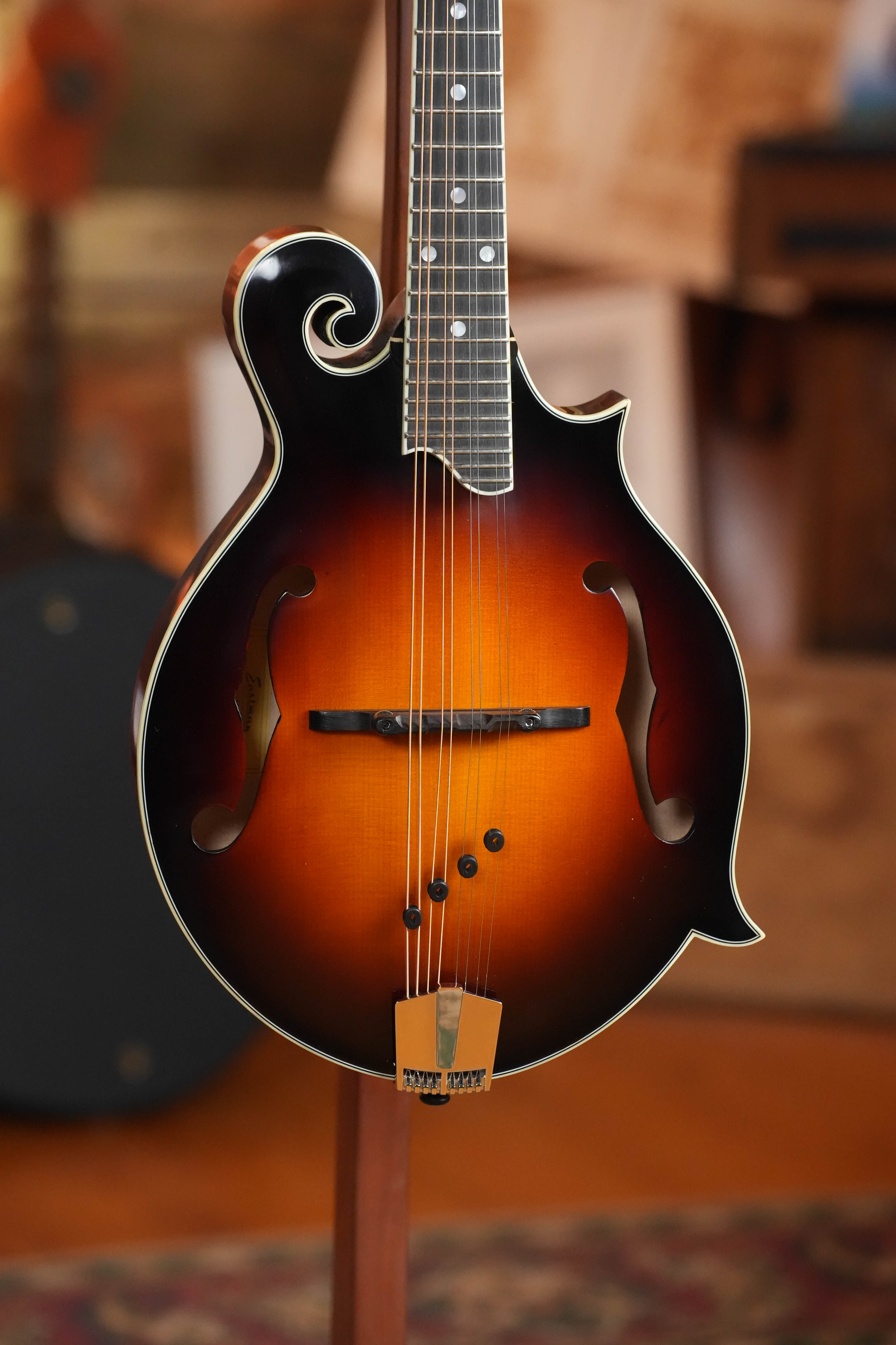 Eastman MD515/TV-WN-SB Spruce/Maple Wide Nut Sunburst F-Style Mandolin #0702