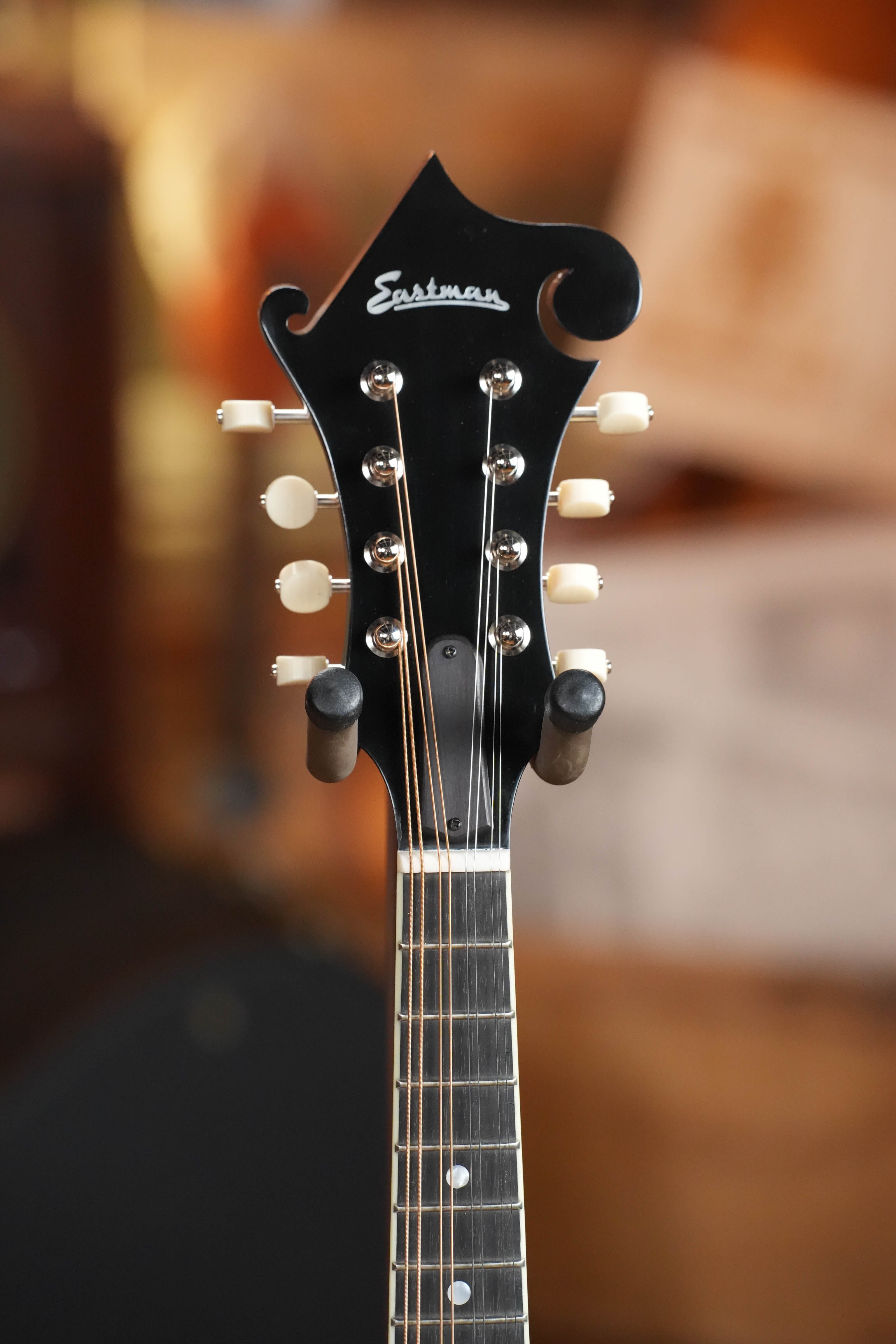 Eastman MD515/TV-WN-SB Spruce/Maple Wide Nut Sunburst F-Style Mandolin #0702