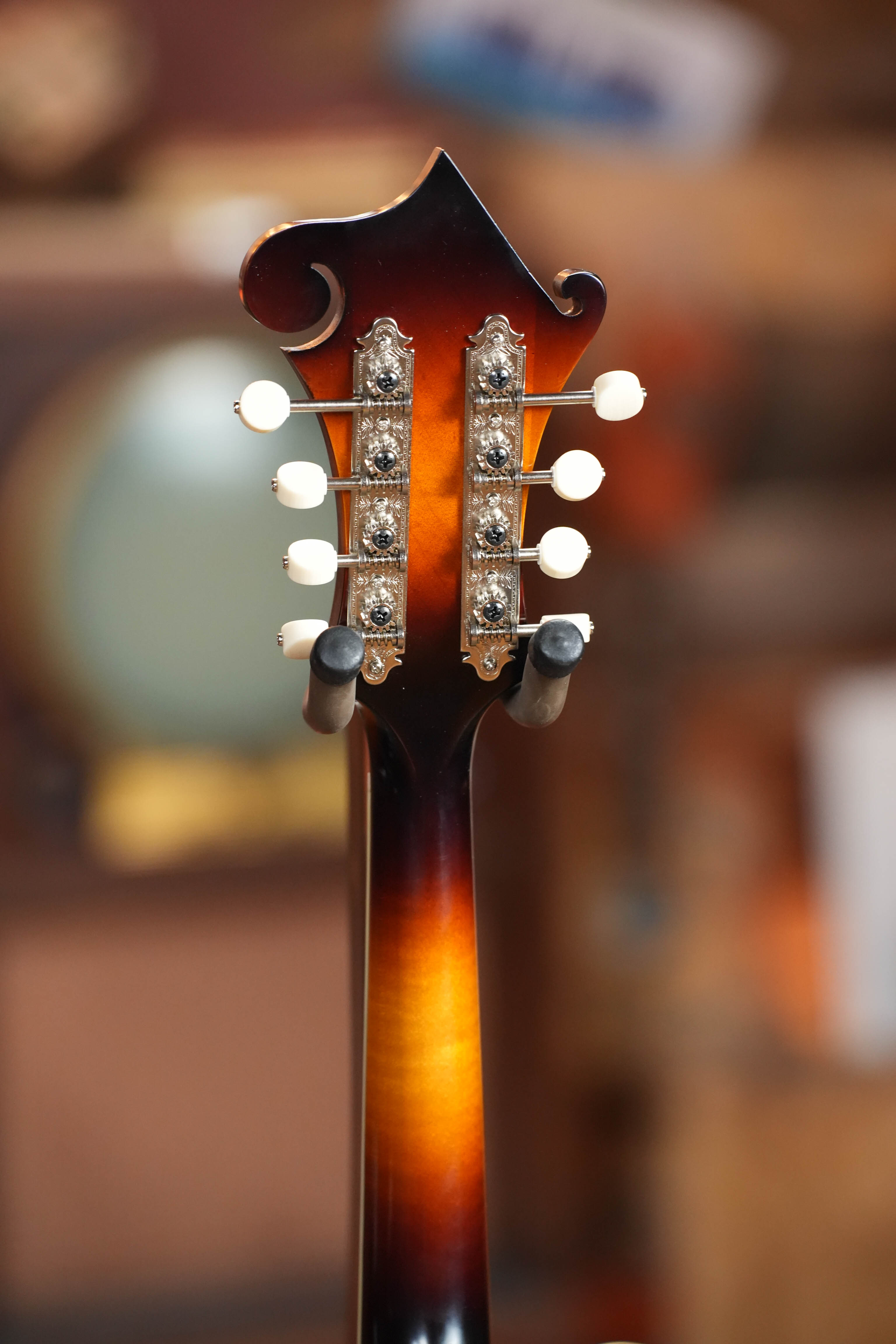 Eastman MD515/TV-WN-SB Spruce/Maple Wide Nut Sunburst F-Style Mandolin #6353