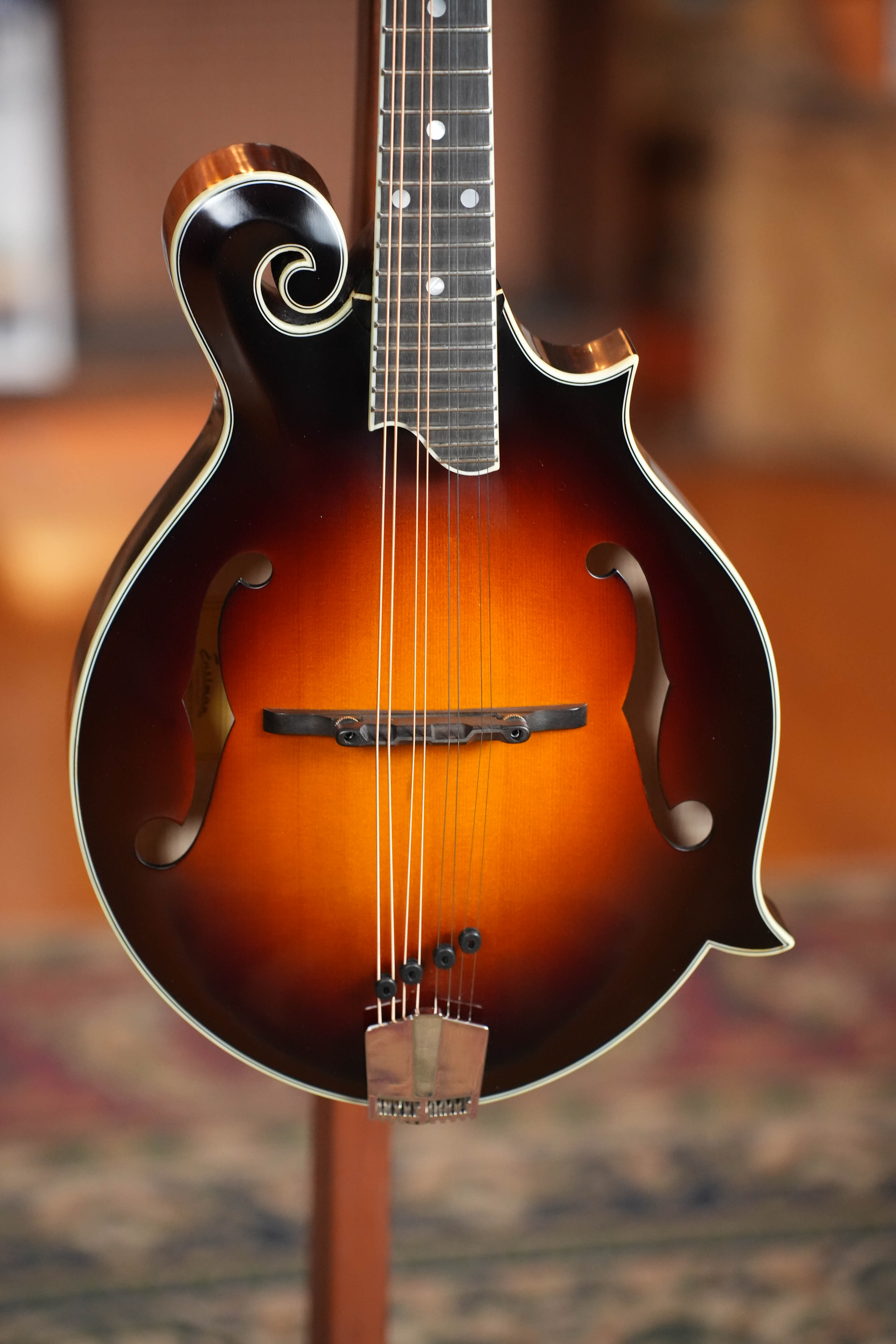 Eastman MD515/TV-WN-SB Spruce/Maple Wide Nut Sunburst F-Style Mandolin #6353