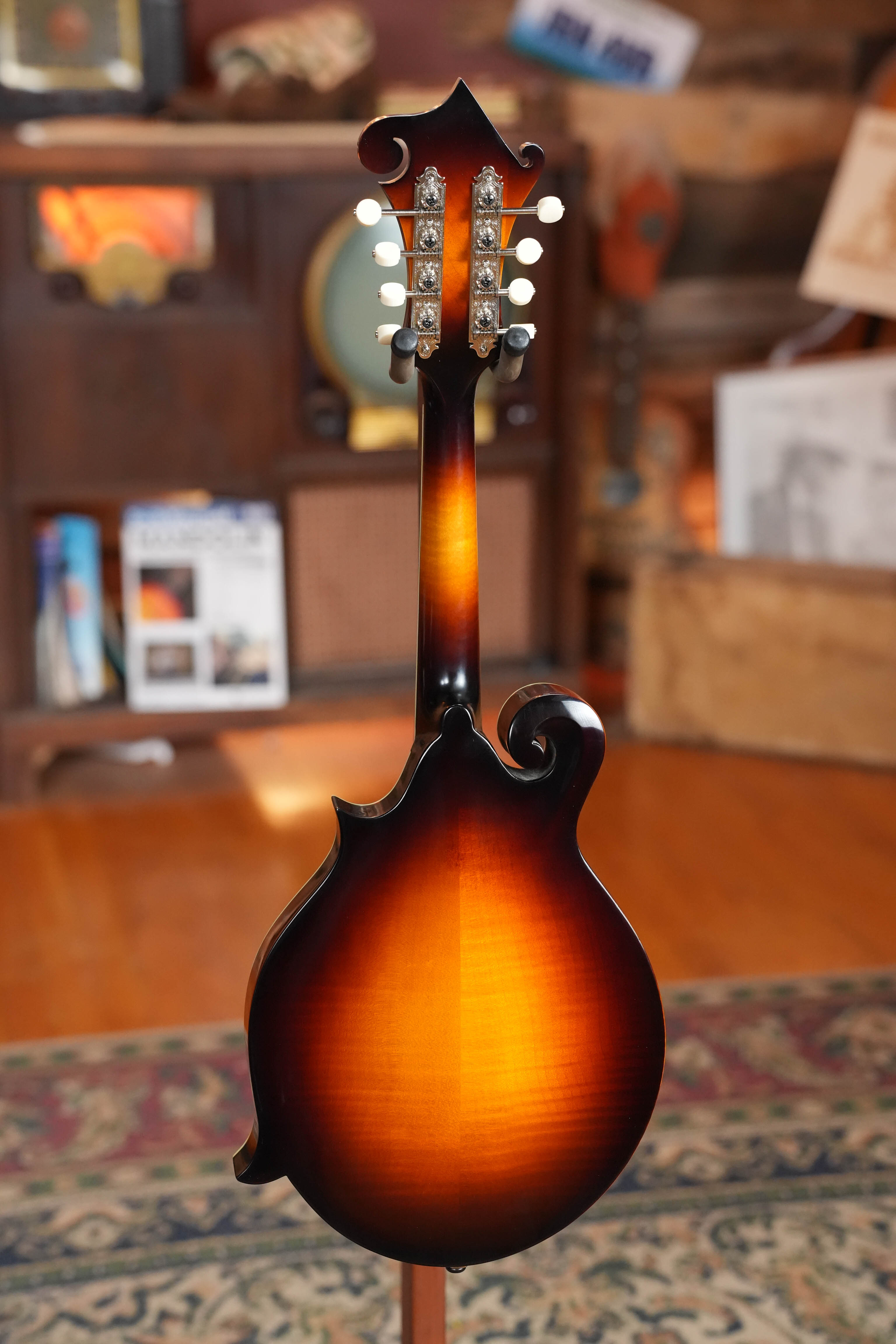 Eastman MD515/TV-WN-SB Spruce/Maple Wide Nut Sunburst F-Style Mandolin #6353