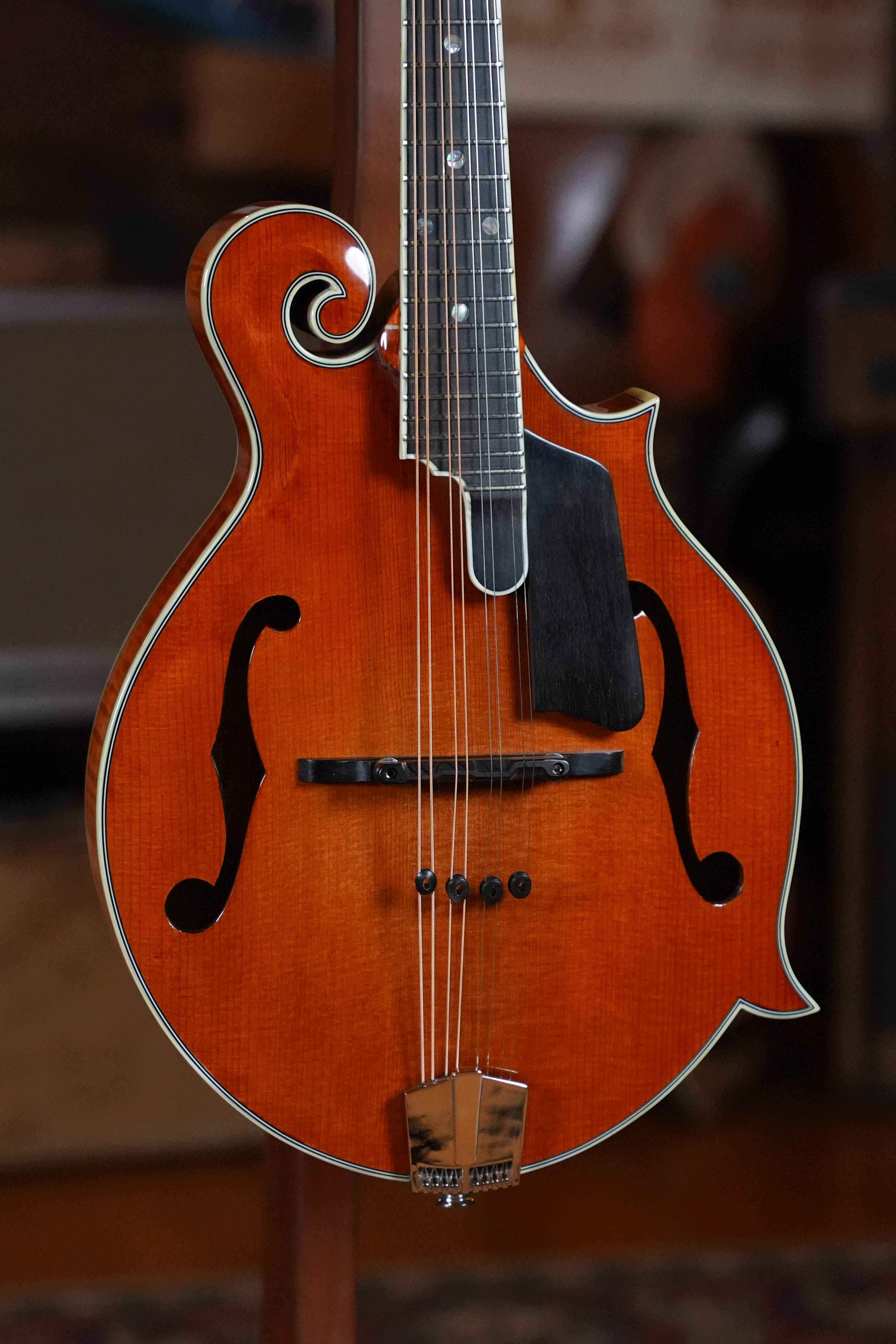 Eastman MD815PGE-HB F-Style Honeyburst Mandolin w/K&K Pickup #0663