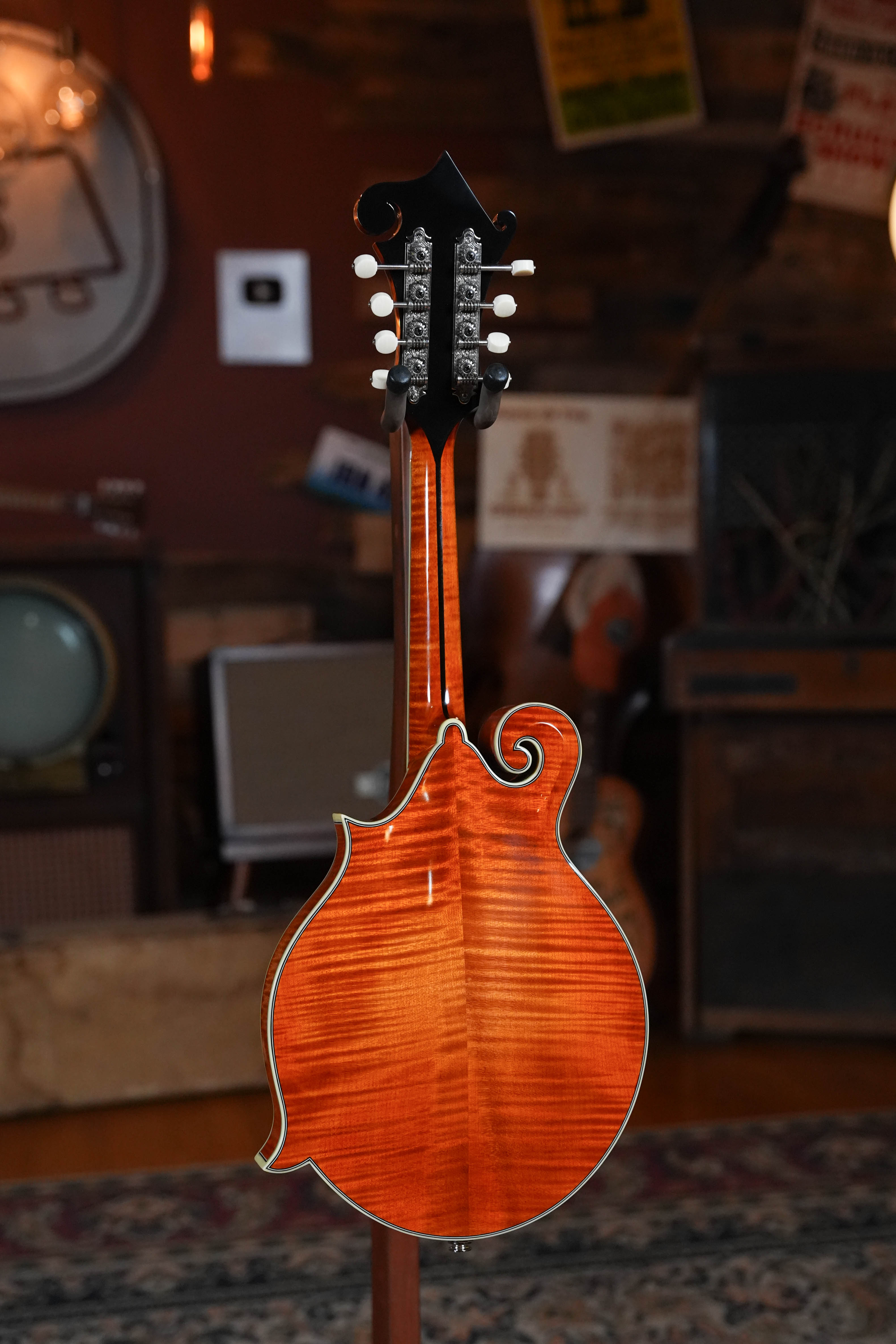 Eastman MD815PGE-HB F-Style Honeyburst Mandolin w/K&K Pickup #0663