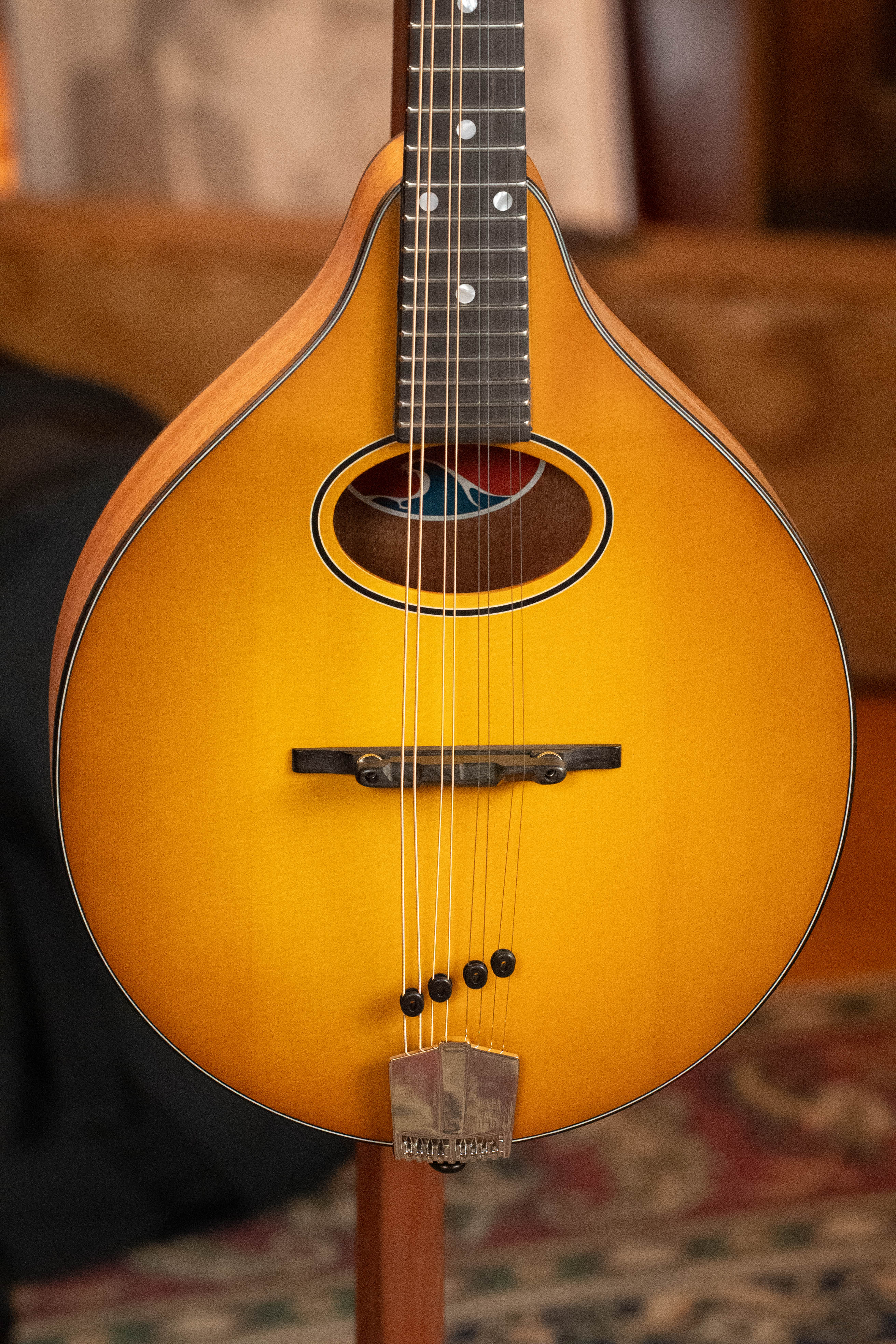 Eastman PCH-M104-GB Solid Spruce/Laminated Mahogany Goldburst Flattop A-Style Mandolin #0054