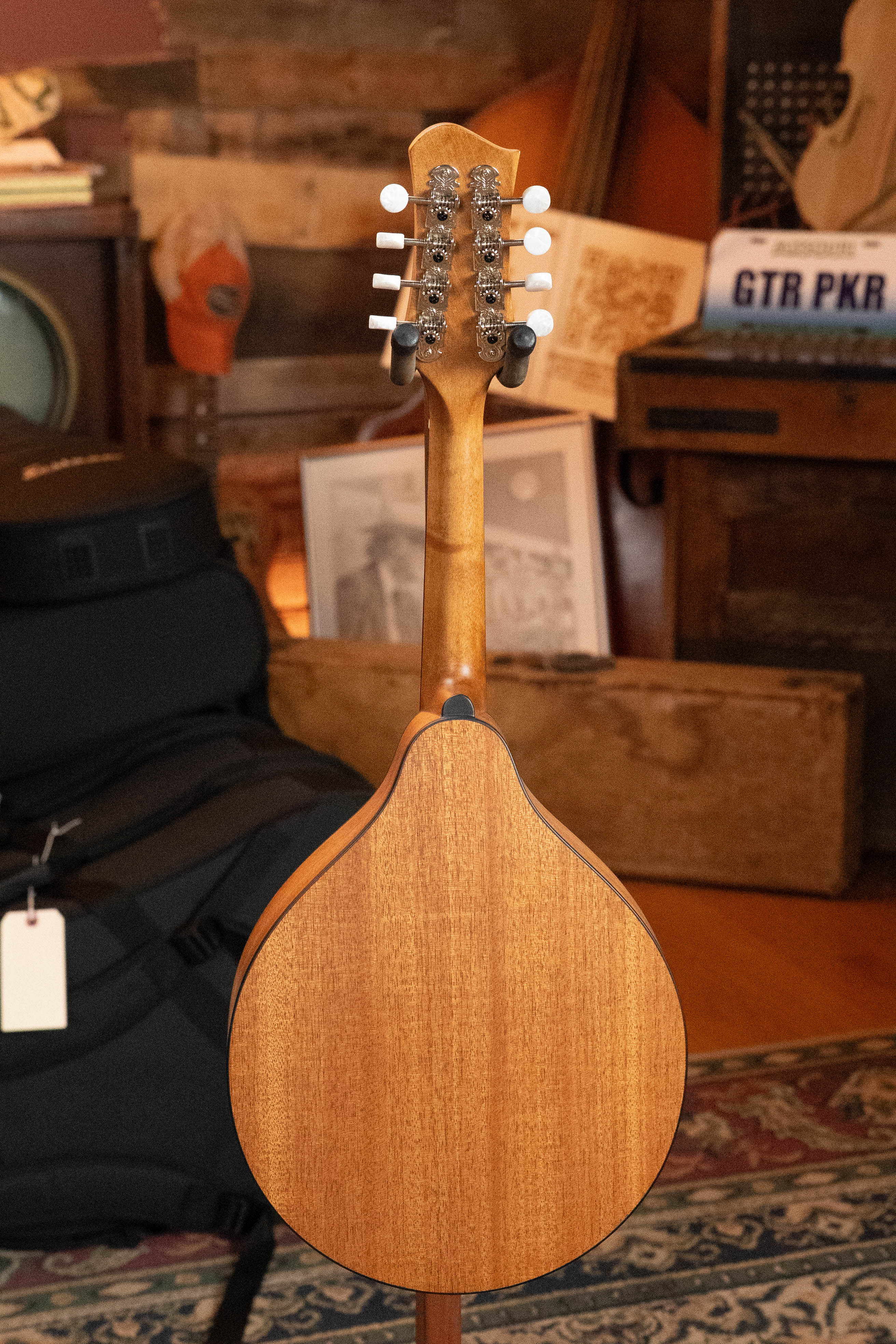 Eastman PCH-M104-GB Solid Spruce/Laminated Mahogany Goldburst Flattop A-Style Mandolin #0054