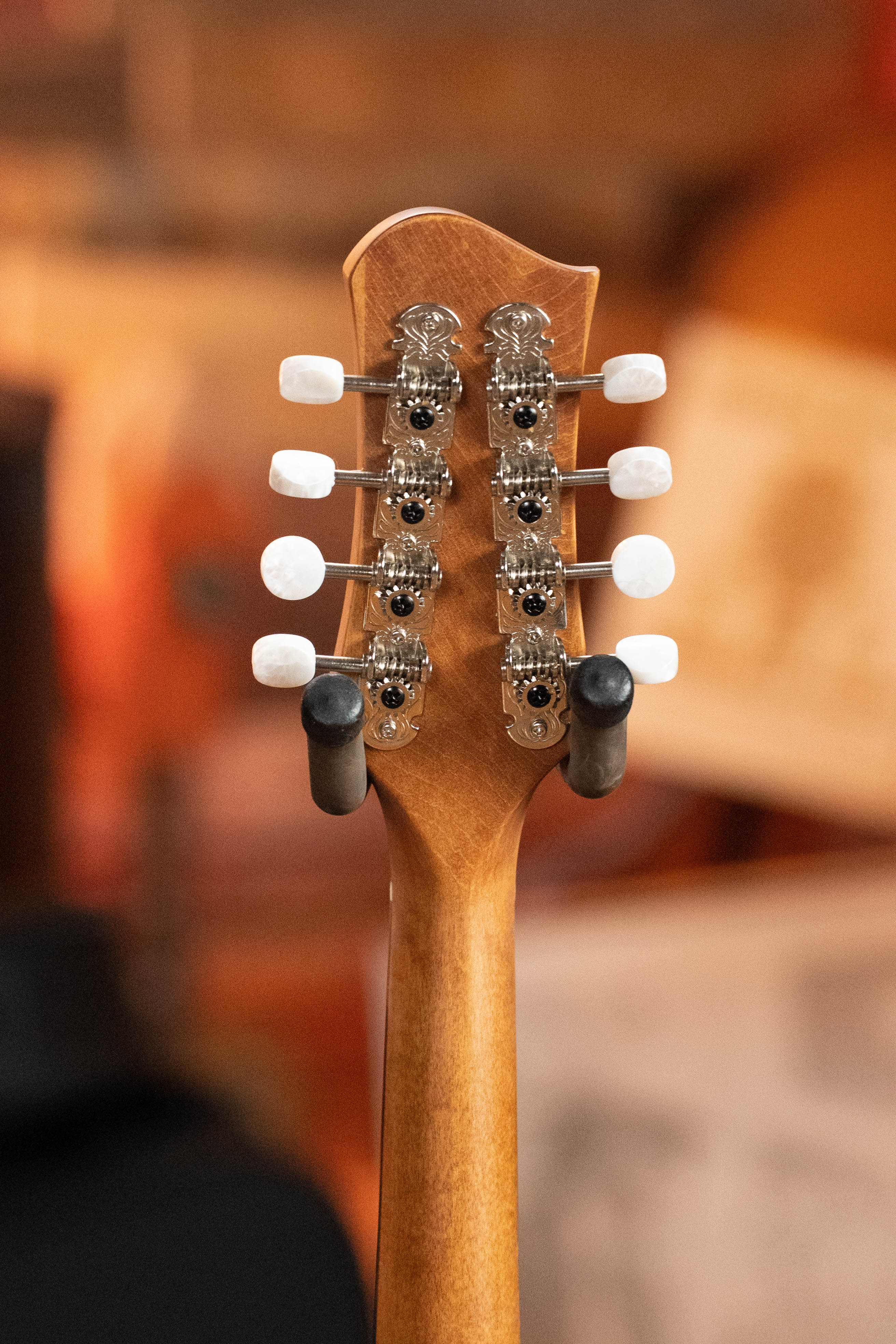 Eastman PCH-M104-GB Solid Spruce/Laminated Mahogany Goldburst Flattop A-Style Mandolin #0063