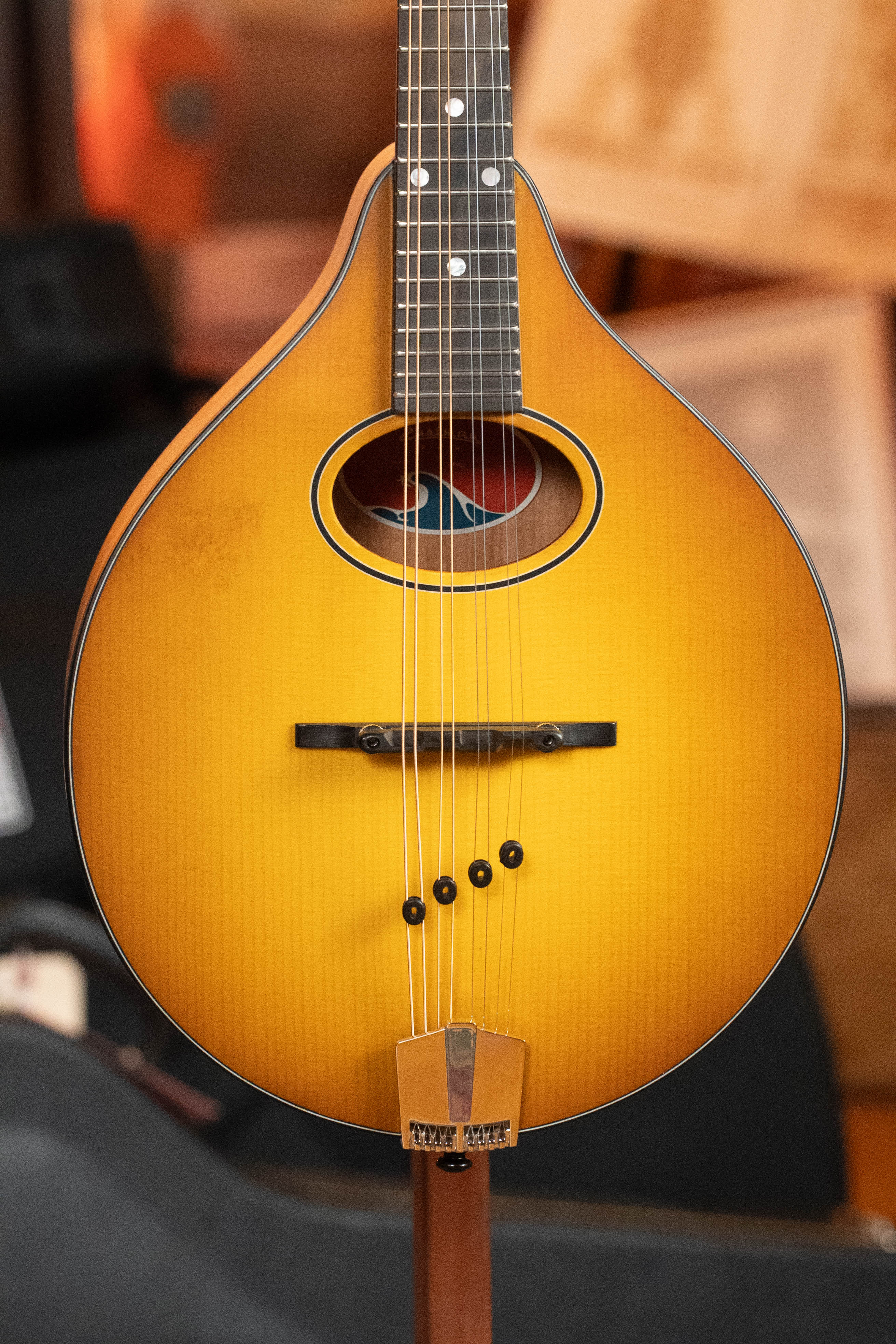 Eastman PCH-M104-GB Solid Spruce/Laminated Mahogany Goldburst Flattop A-Style Mandolin #0063