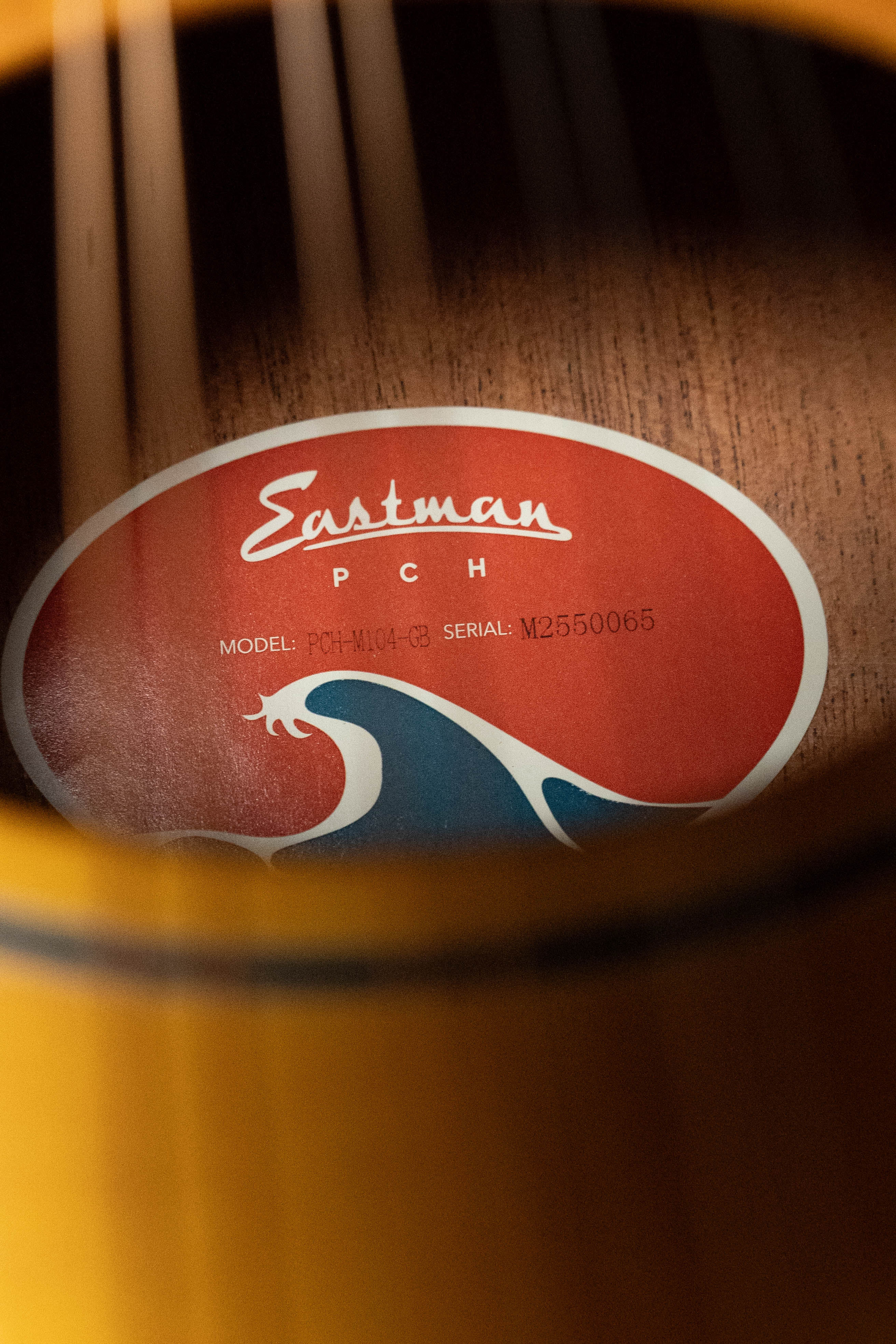 Eastman PCH-M104-GB Solid Spruce/Laminated Mahogany Goldburst Flattop A-Style Mandolin #0065