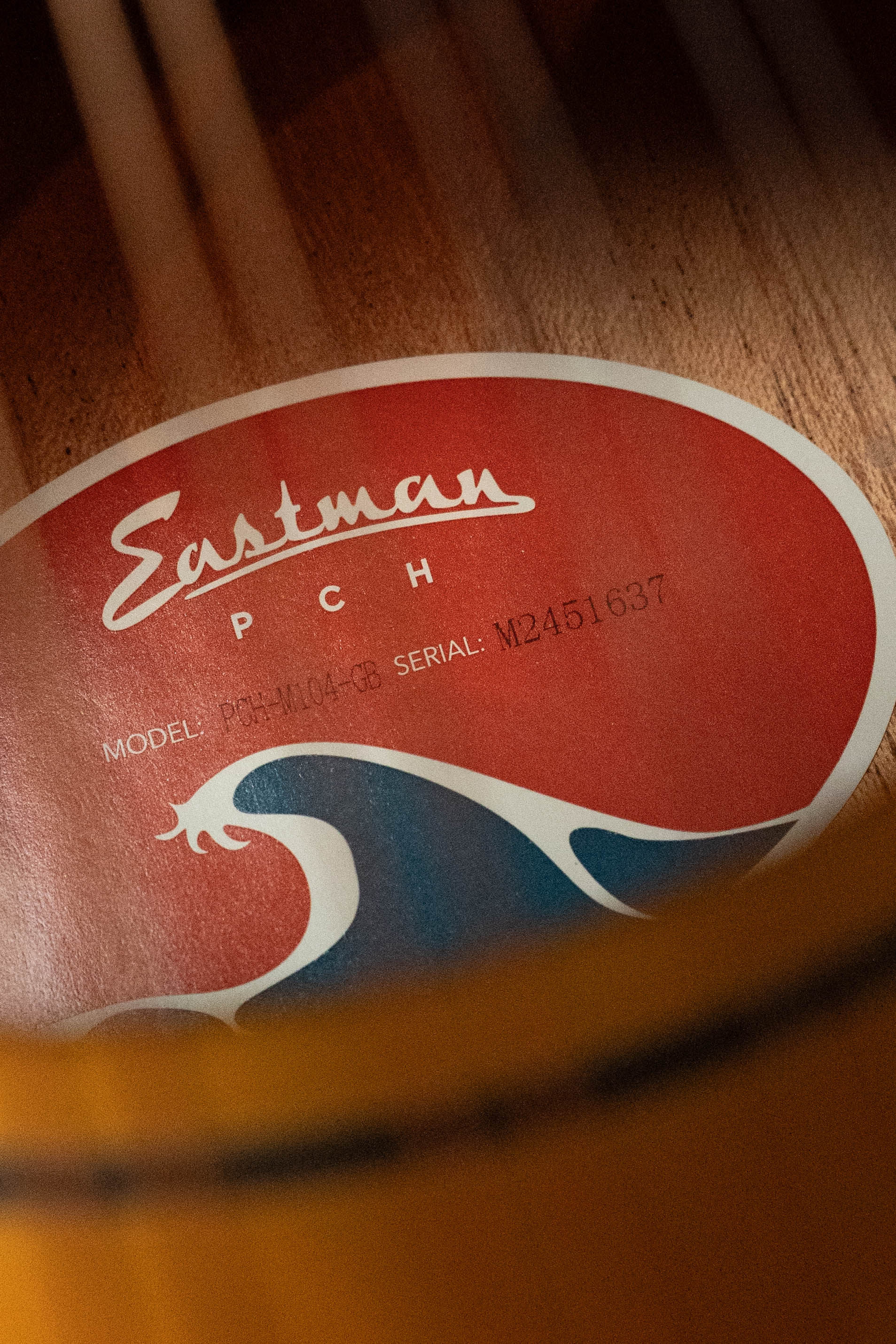 Eastman PCH-M104-GB Solid Spruce/Laminated Mahogany Goldburst Flattop A-Style Mandolin #1637