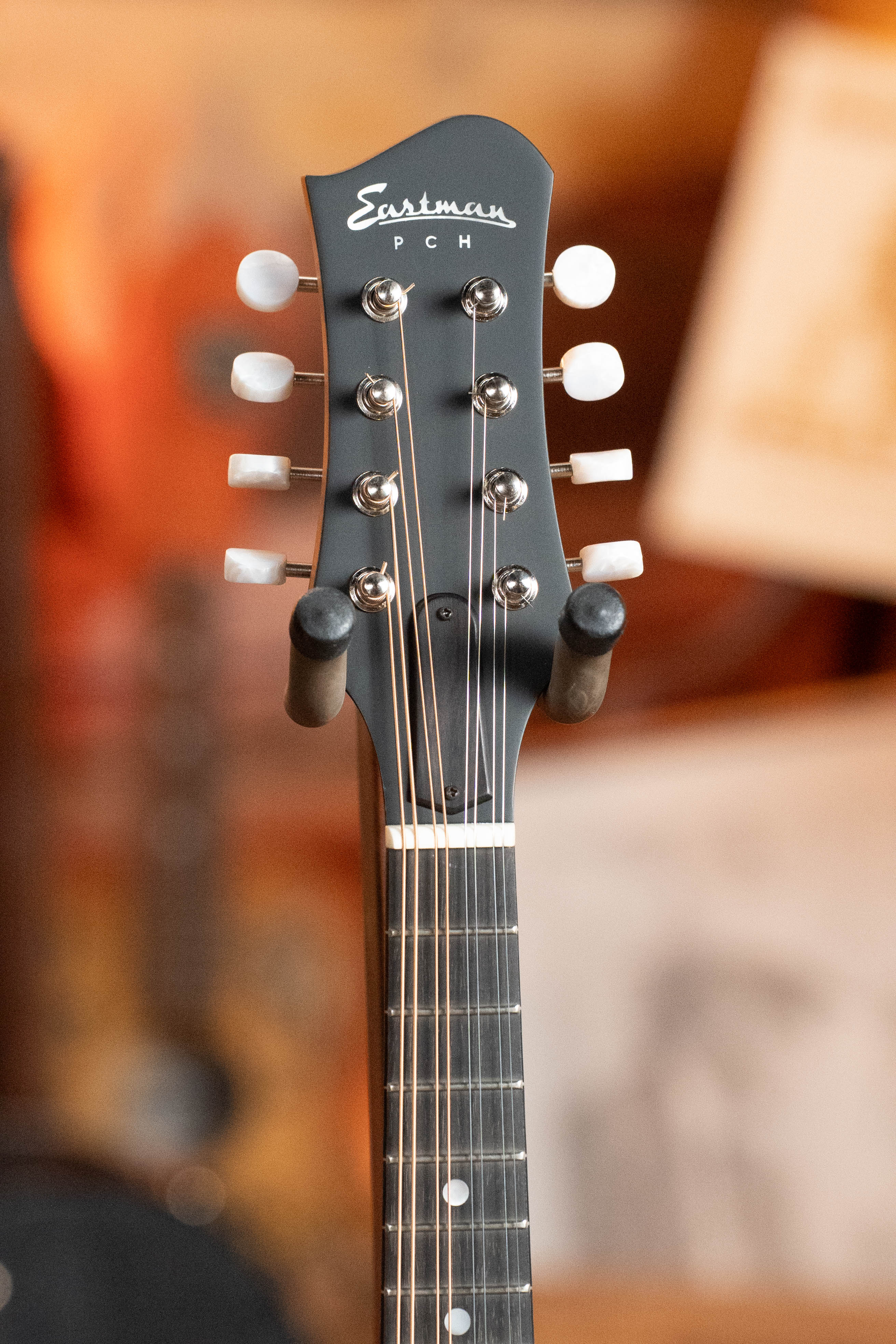 Eastman PCH-M104-GB Solid Spruce/Laminated Mahogany Goldburst Flattop A-Style Mandolin #1637