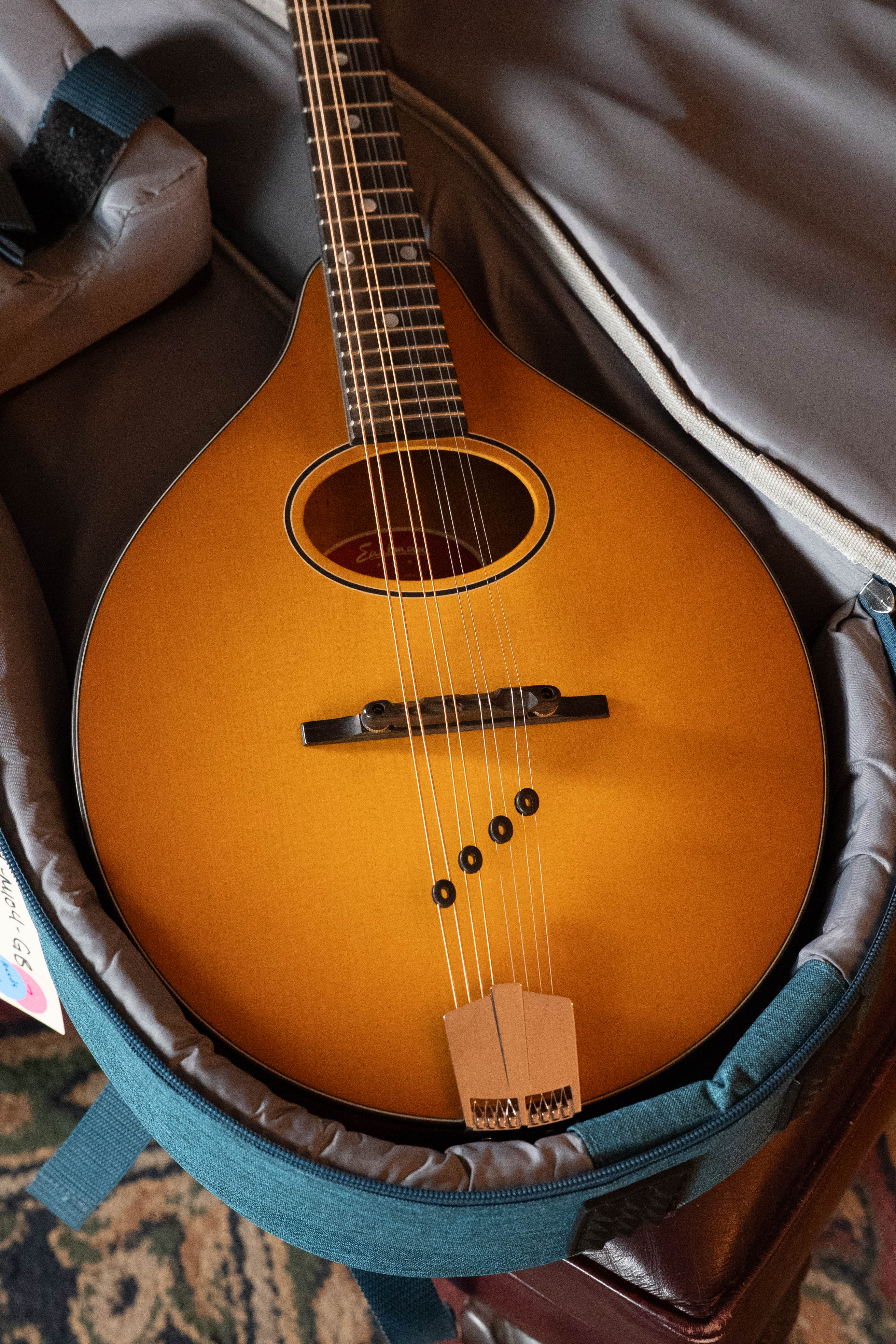 Eastman PCH-M104-GB Solid Spruce/Laminated Mahogany Goldburst Flattop A-Style Mandolin #1880