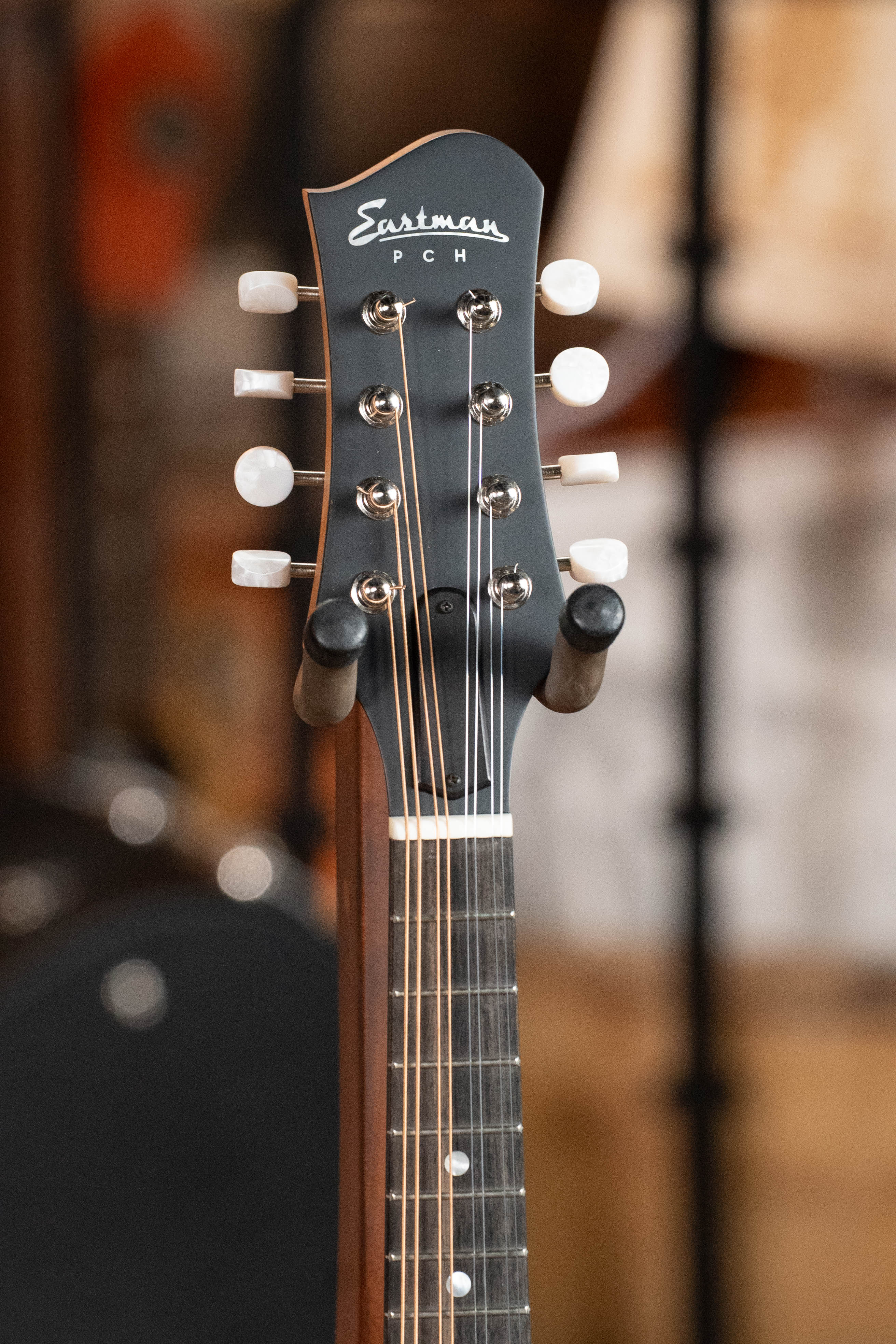 Eastman PCH-M104-GB Solid Spruce/Laminated Mahogany Goldburst Flattop A-Style Mandolin #1880
