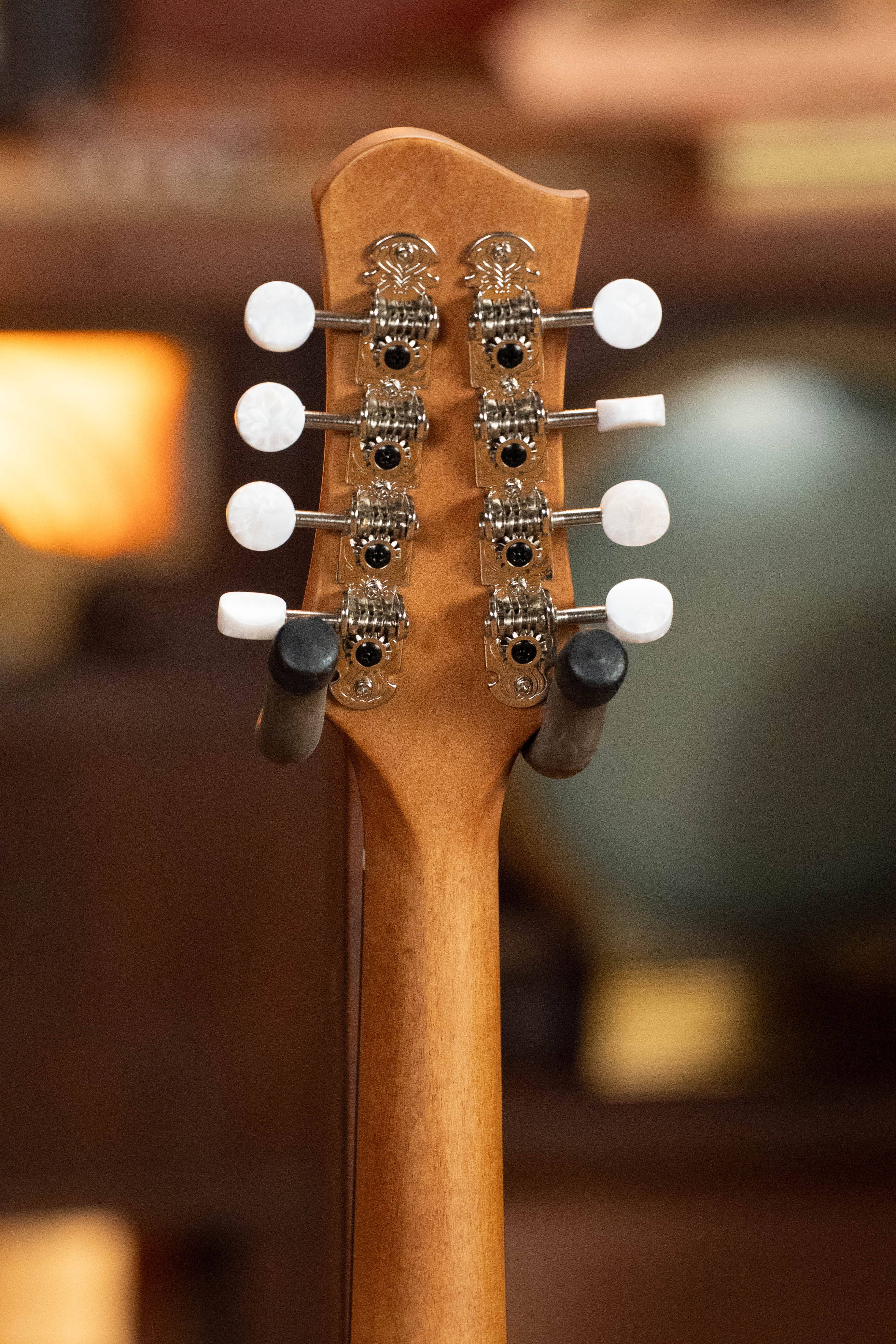 Eastman PCH-M104-NAT Solid Spruce/Laminated Mahogany Natural Flattop A-Style Mandolin #1148